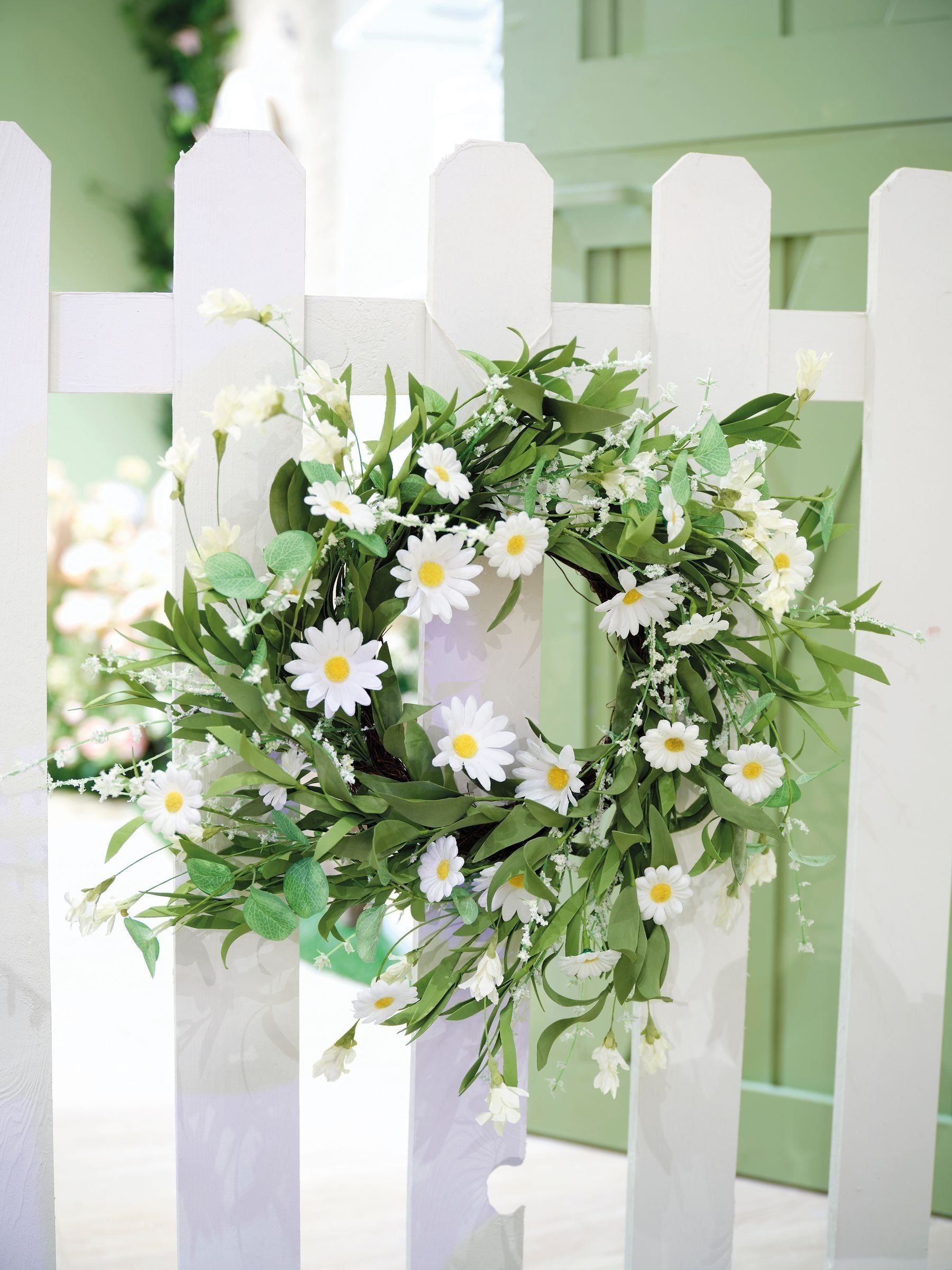 Decoris Daisy Wreath white polyester, imported from the UK