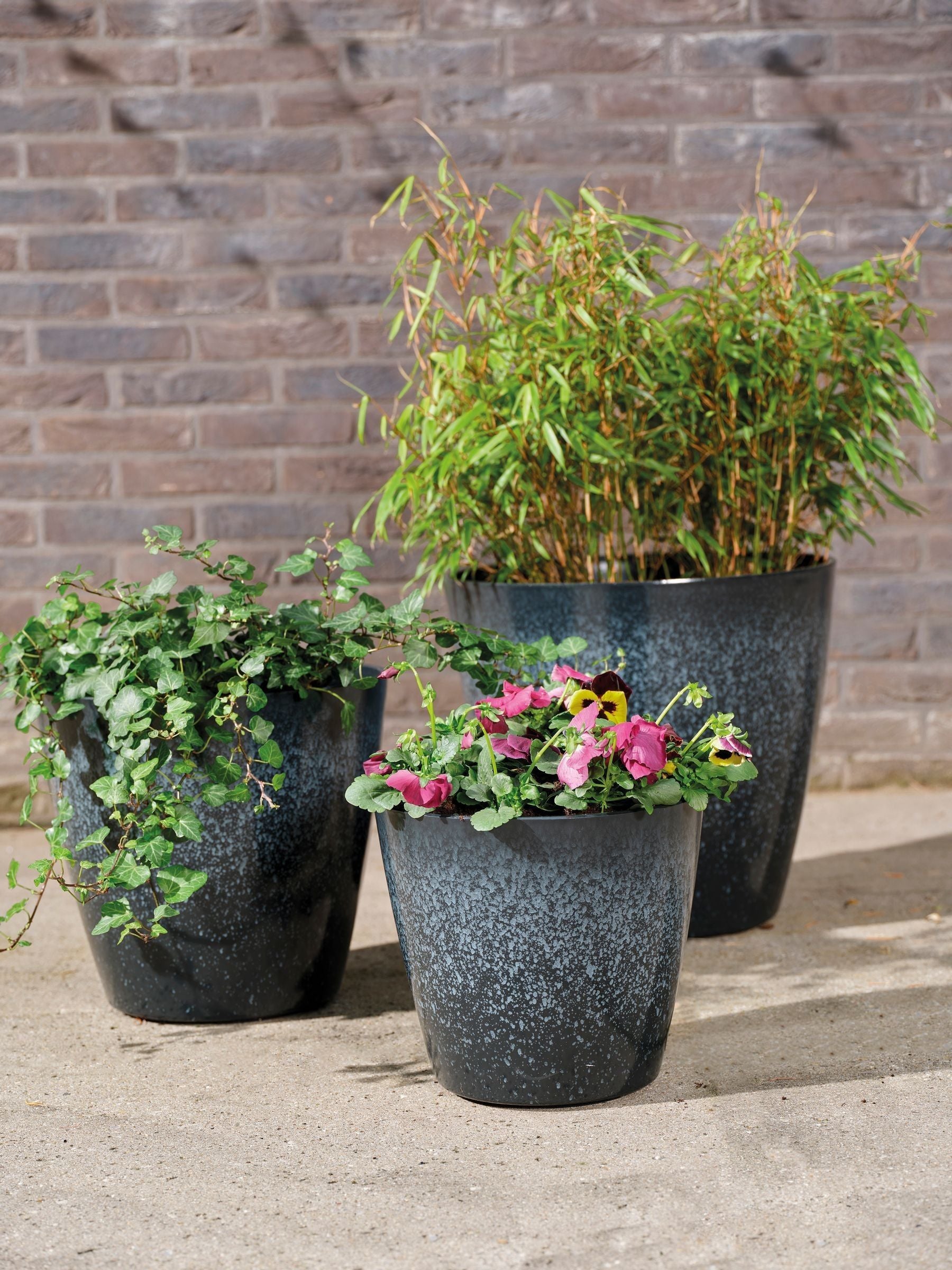 Decoris Felix plastic planters set of 3, UK version