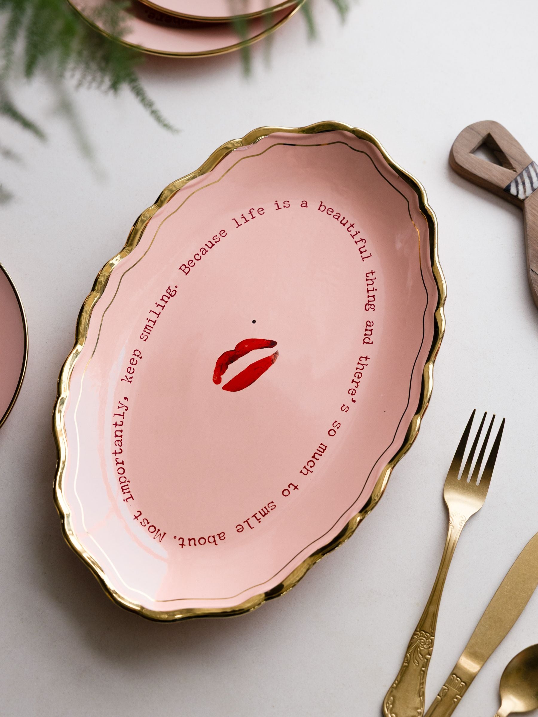 Rockett St George pink Marilyn Monroe platter (British brand)