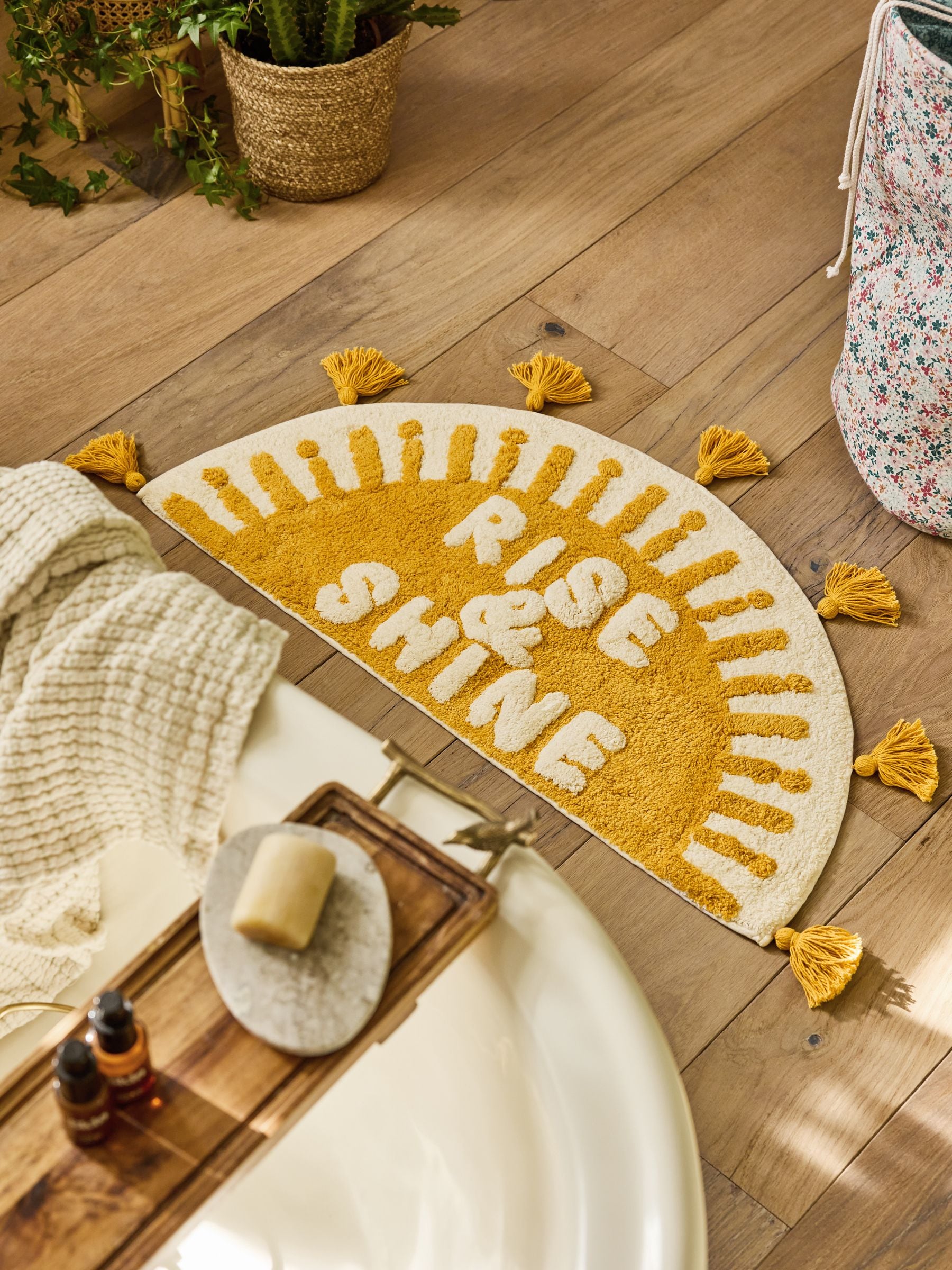 FatFace yellow sunshine slogan bath mat 40x80cm - British product