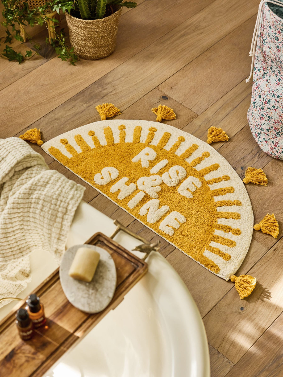 FatFace yellow sunshine slogan bath mat 40x80cm - British product