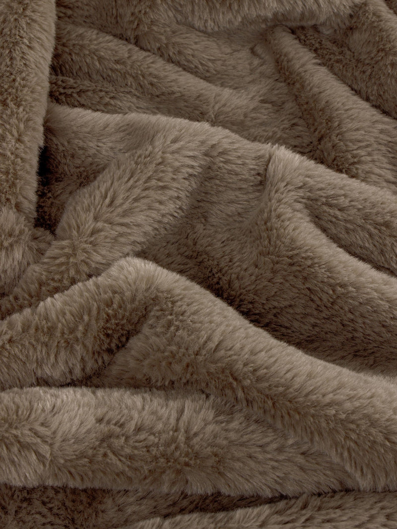 Furn Mocha Brown faux fur throw 180x130cm, UK version