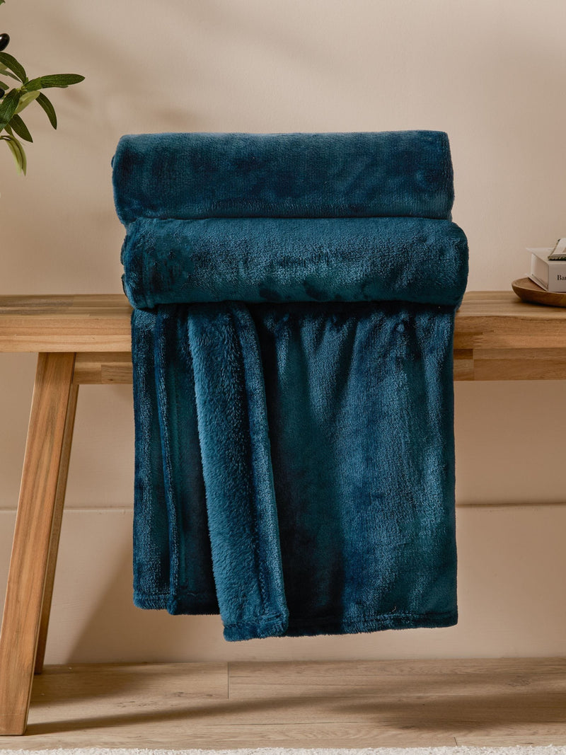 Furn Midnight Blue Harrow Fleece Throw