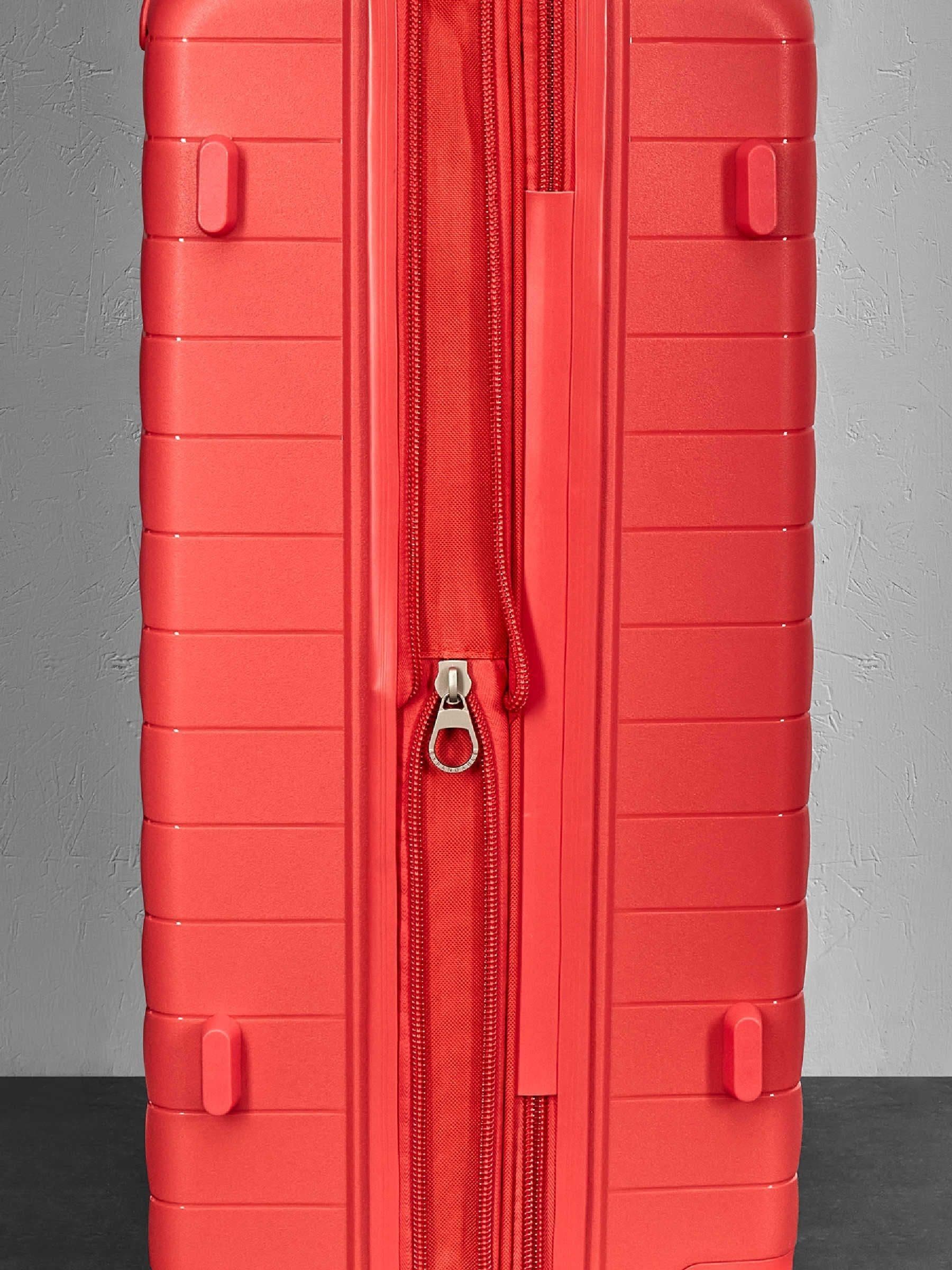Rock Pink Palma medium travel suitcase (British brand)