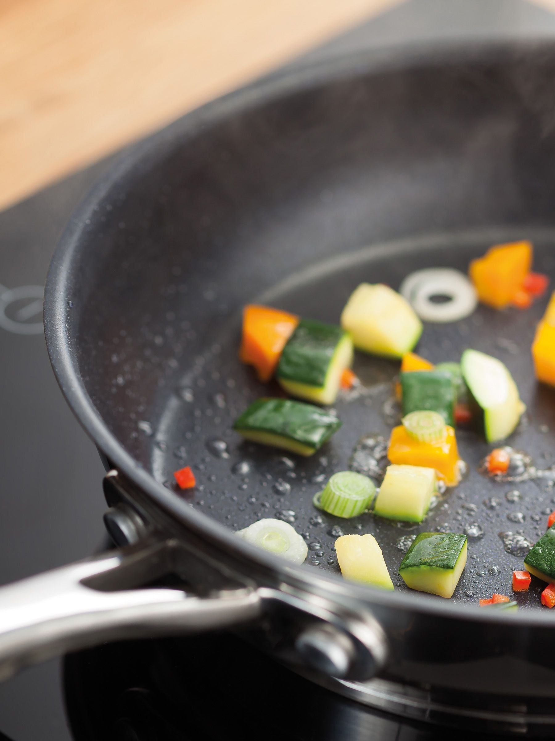 Stellar 5 piece silver profile draining cookware set (British brand)