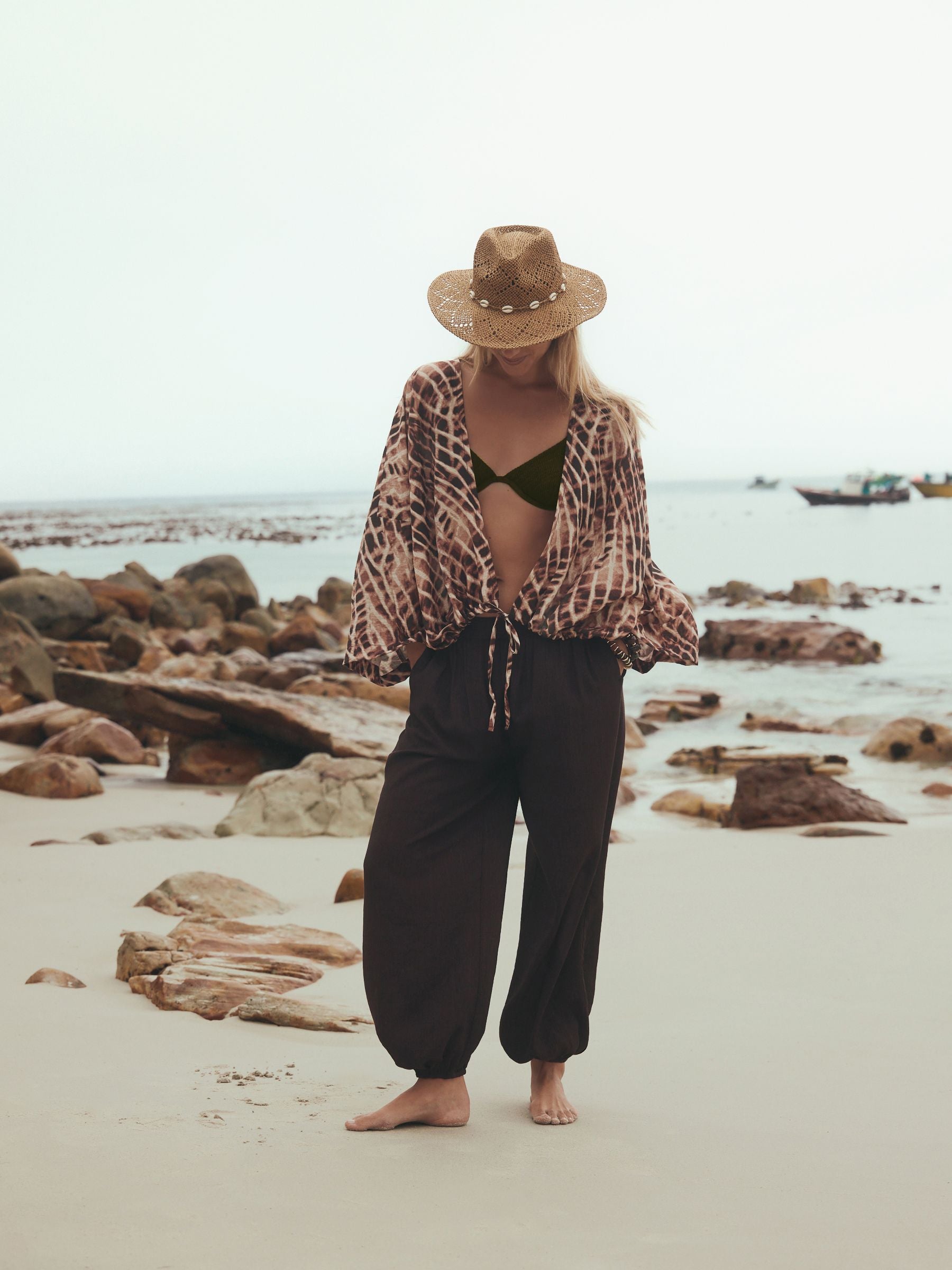 Dark natural raffia western hat in paper and polyester - British product