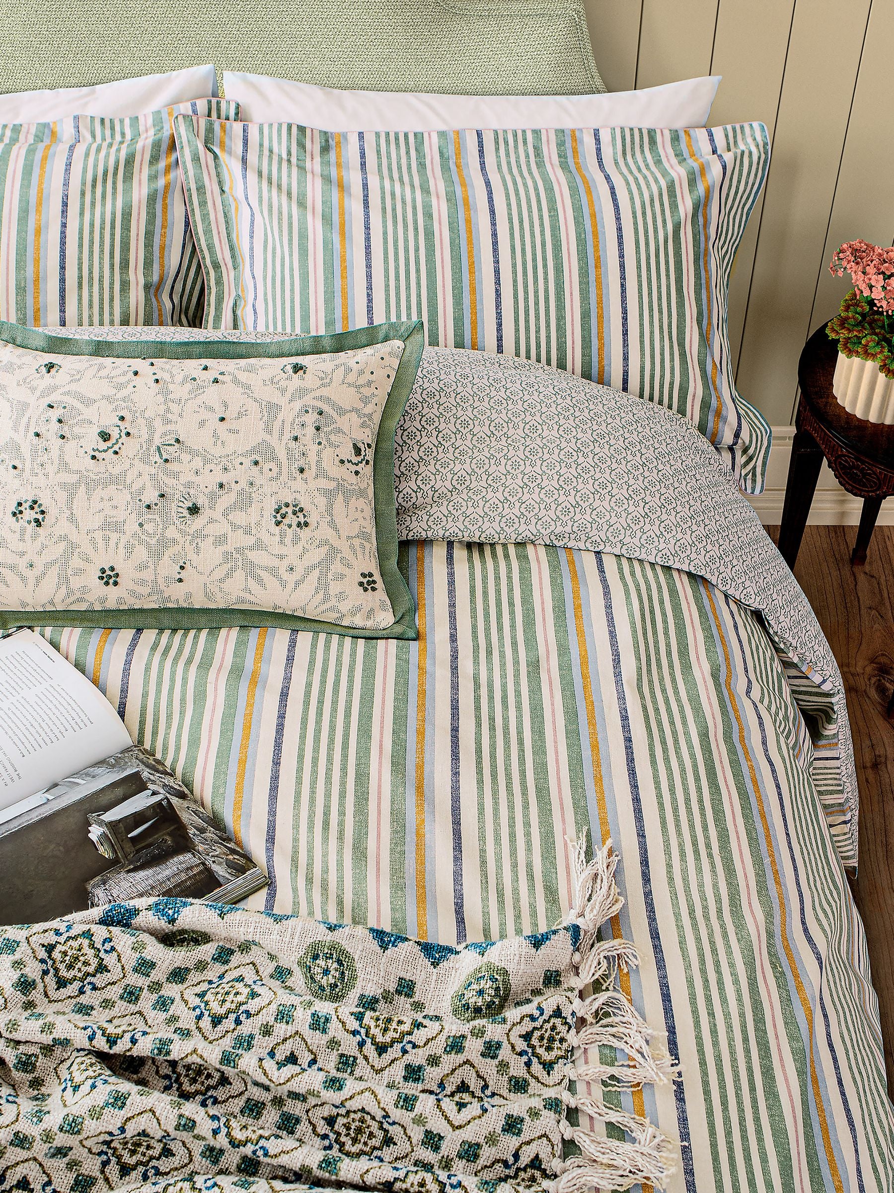 Joules Green Country Tiles bedding set, UK version