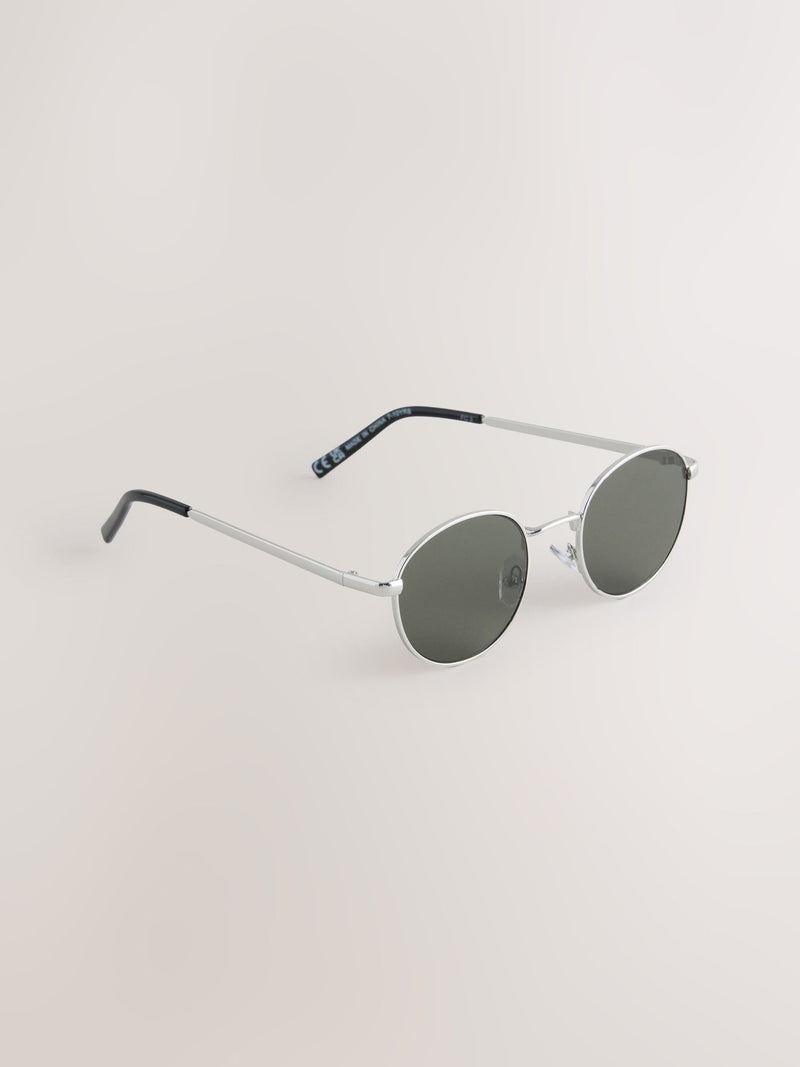 Round metal sunglasses in silver with UV protection, UK version