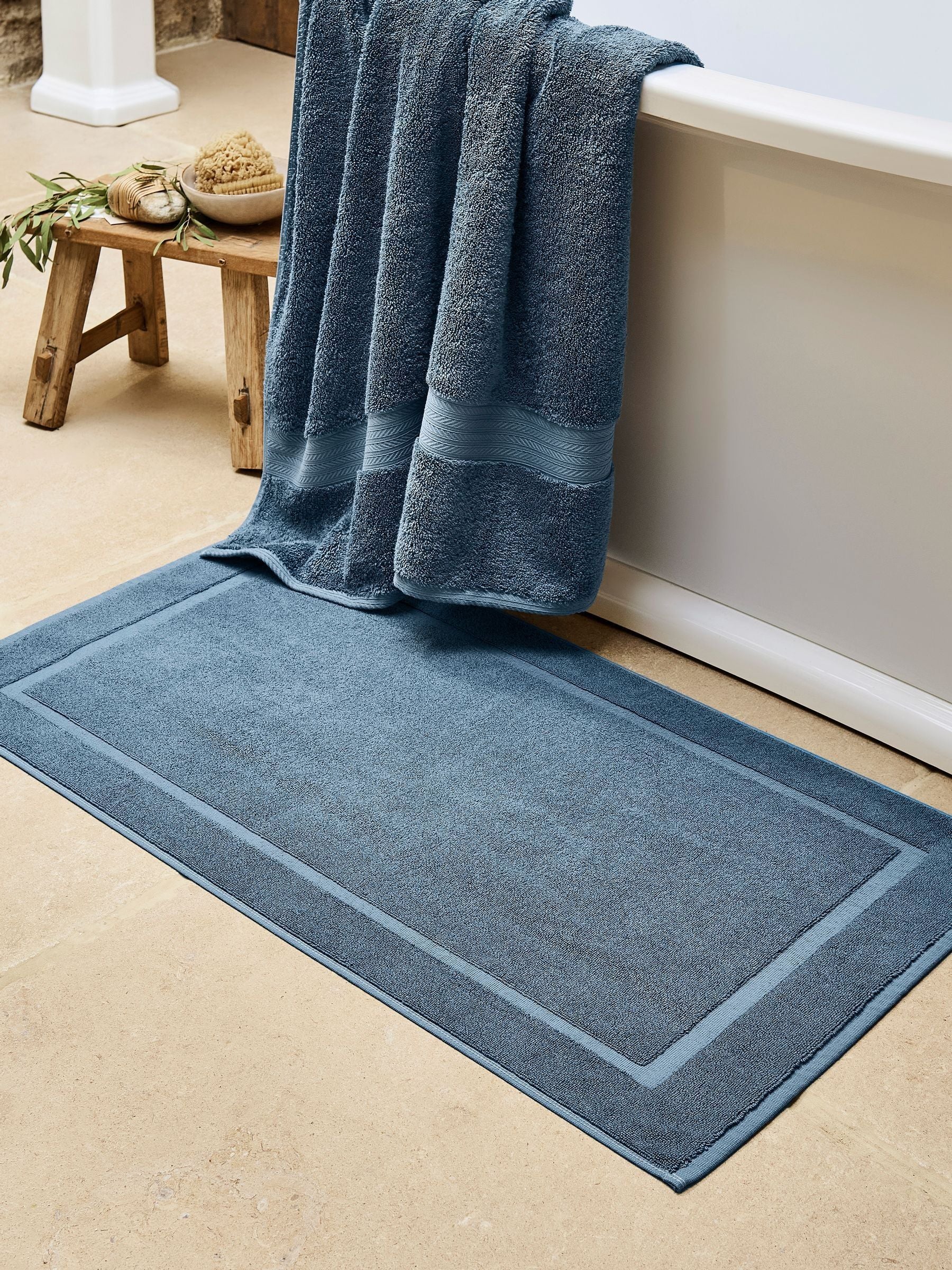 Christy Renaissance 100% cotton bath mat 52x90cm, imported from the UK