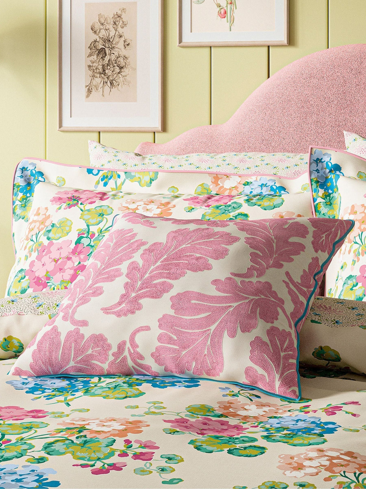 Land & Shore Multi Lori cushion 50x50cm - British product