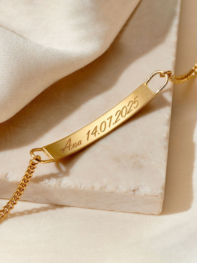 Posh Totty Designs Gullfarget ID-armbånd med personlig gravert sølvarmbånd 18cm