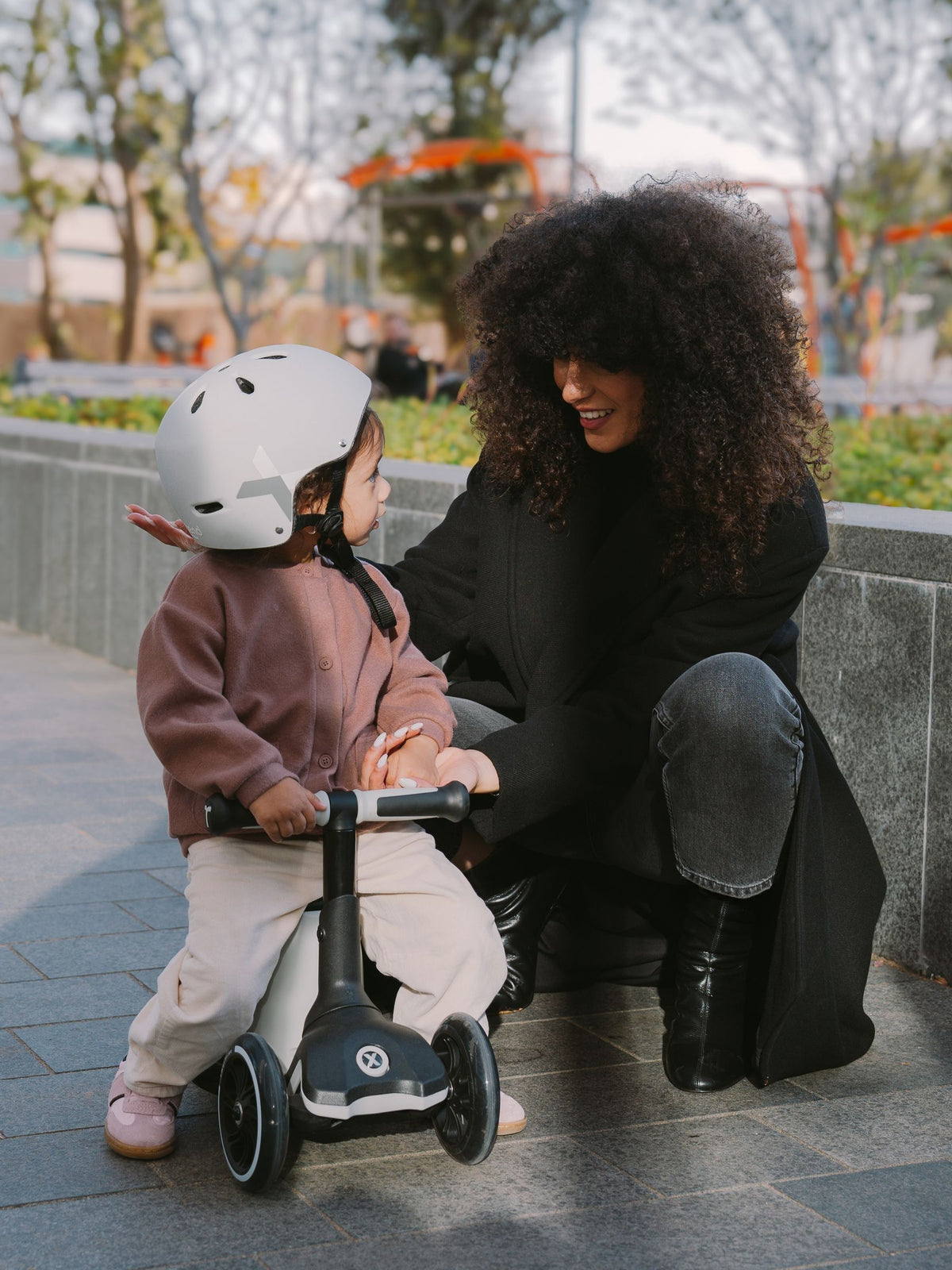 smarTrike Cool Grey Xtend Ride-On Scooter Plus (British brand)