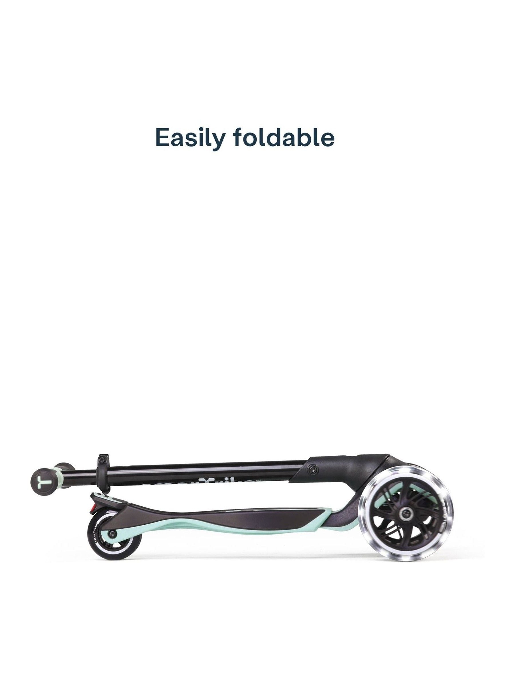 smarTrike Xtend Ride-On Plus scooter soft green, imported from the UK