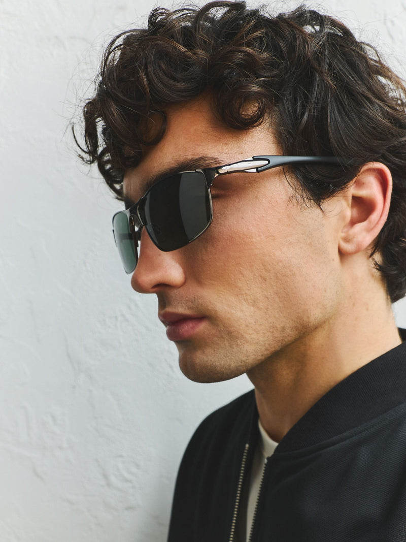 Polarised sunglasses gunmetal grey (British brand)
