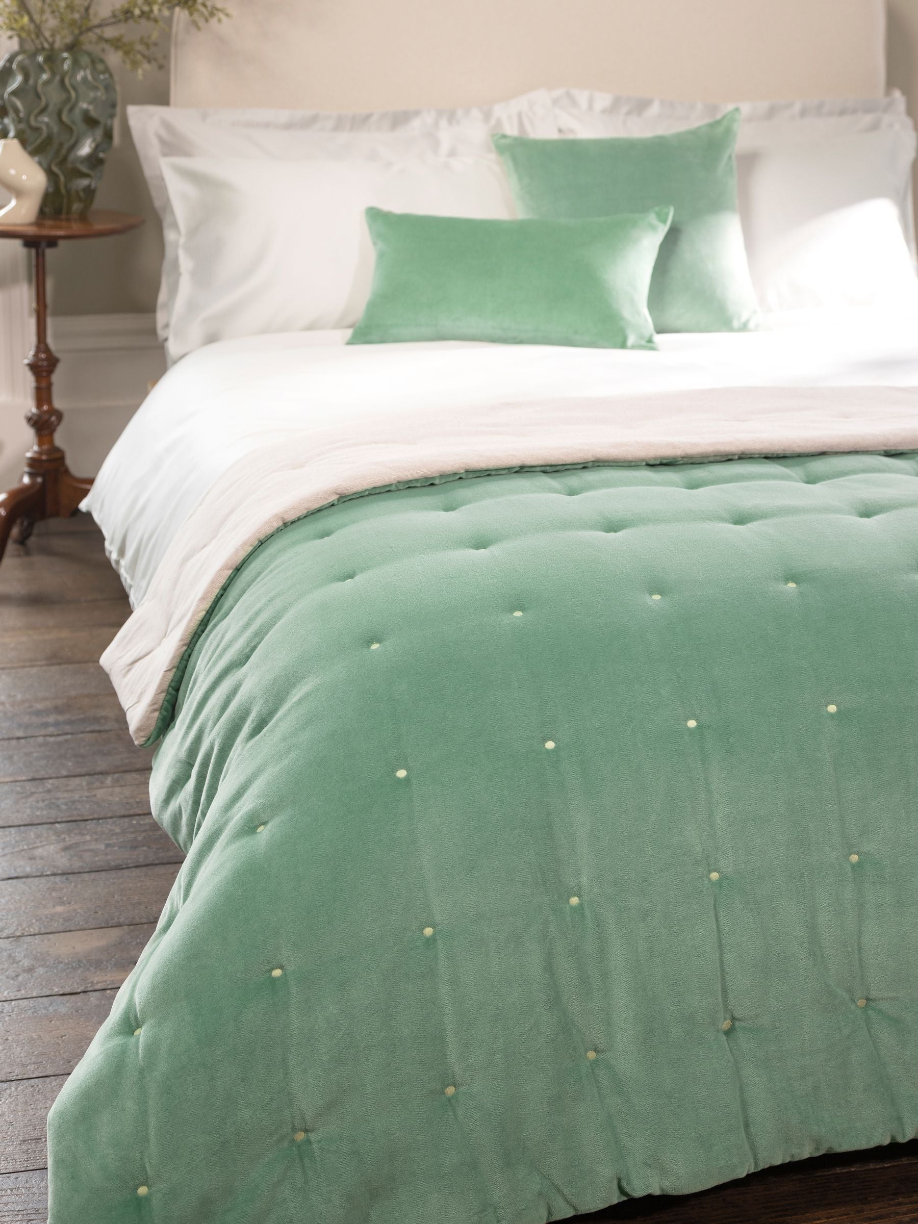 Christy Hazelnut Jaipur Velvet Quilted Throw 140 x 200 cm