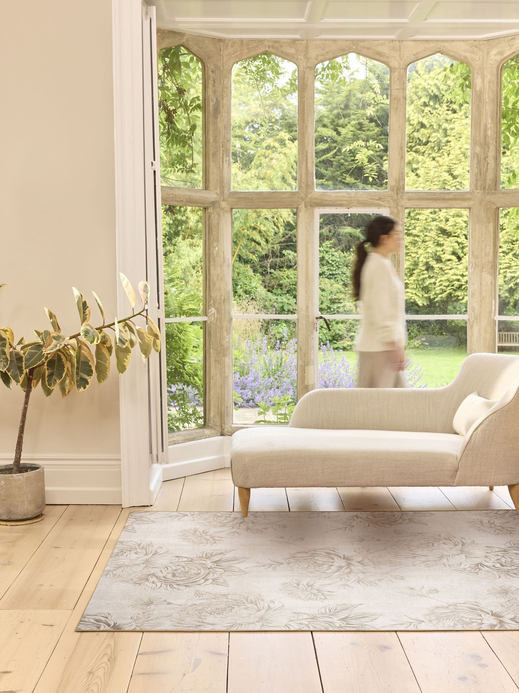 Hug Rug cream muted floral print rug - British product