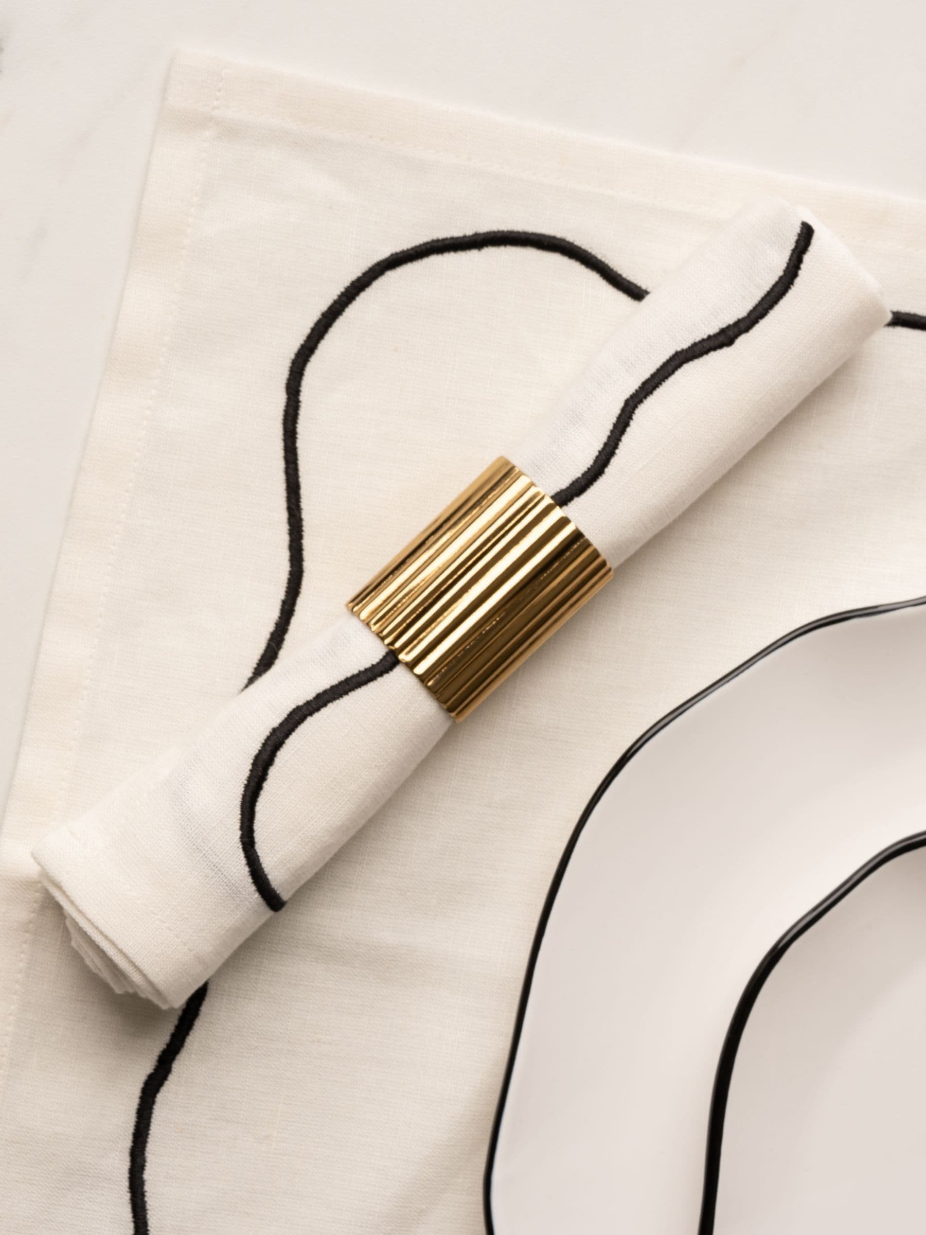 Style Sisters cream embroidered napkins set of 4 (British brand)
