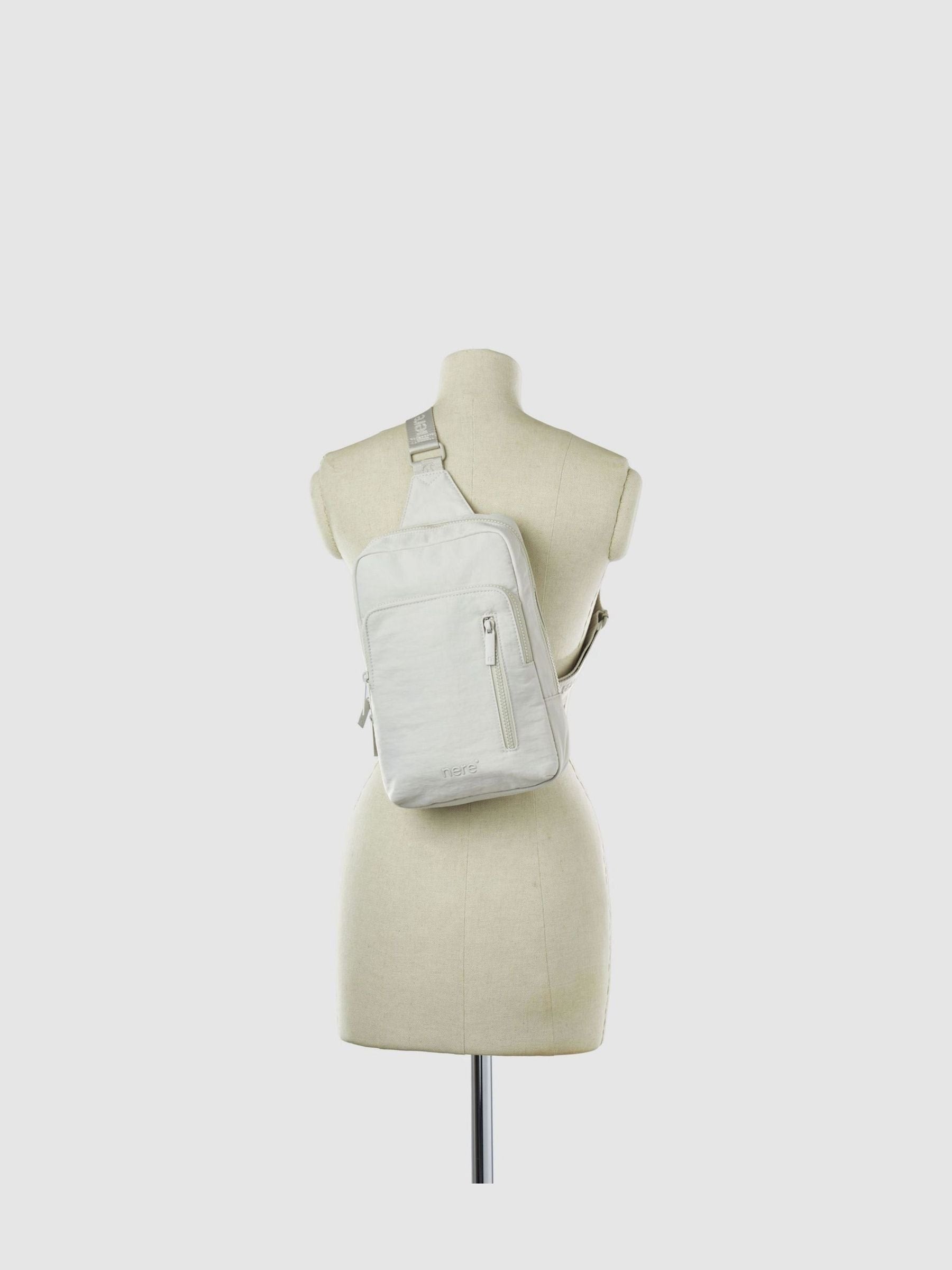 Nere Bondi sling backpack Cloud - British product
