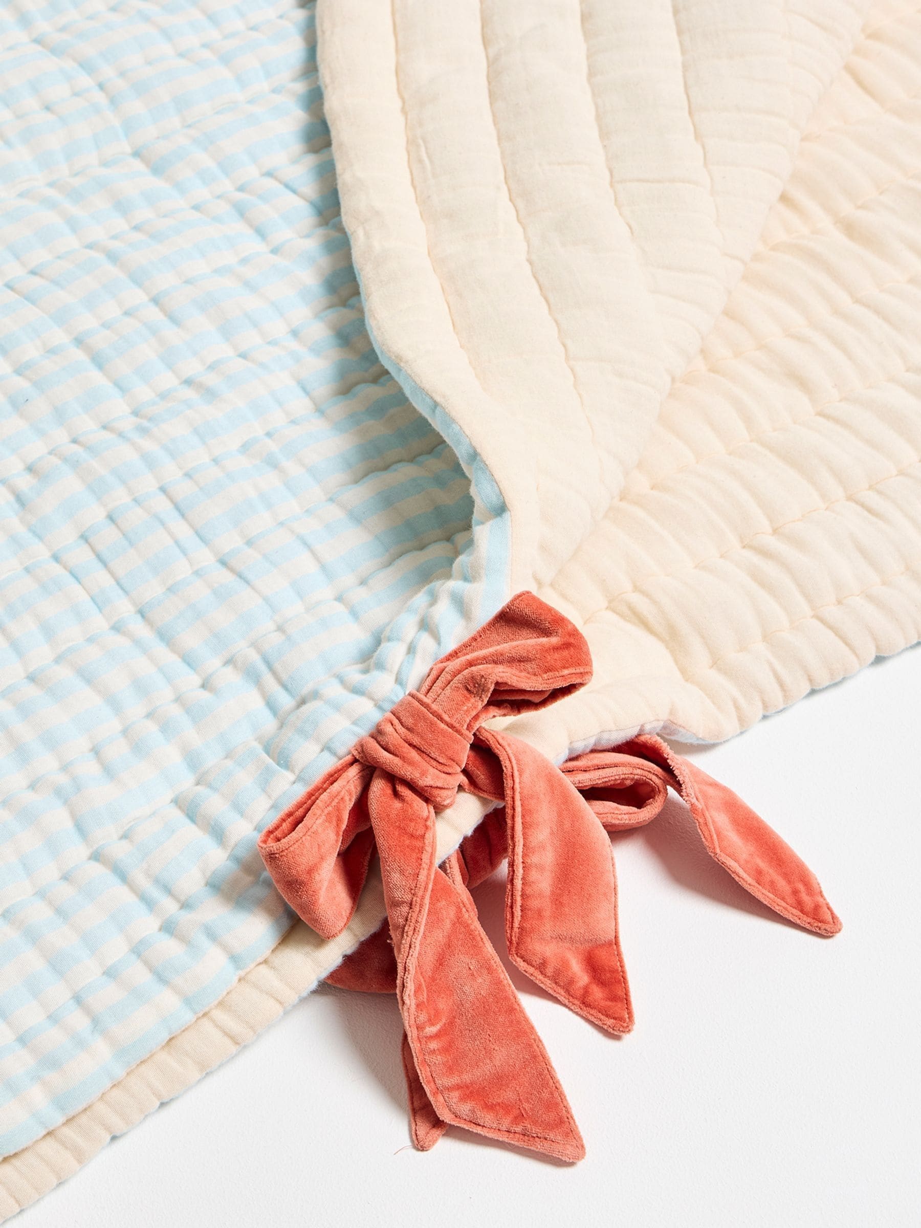 Oliver Bonas blue stripe bows reversible bedspread 220x220cm - British product