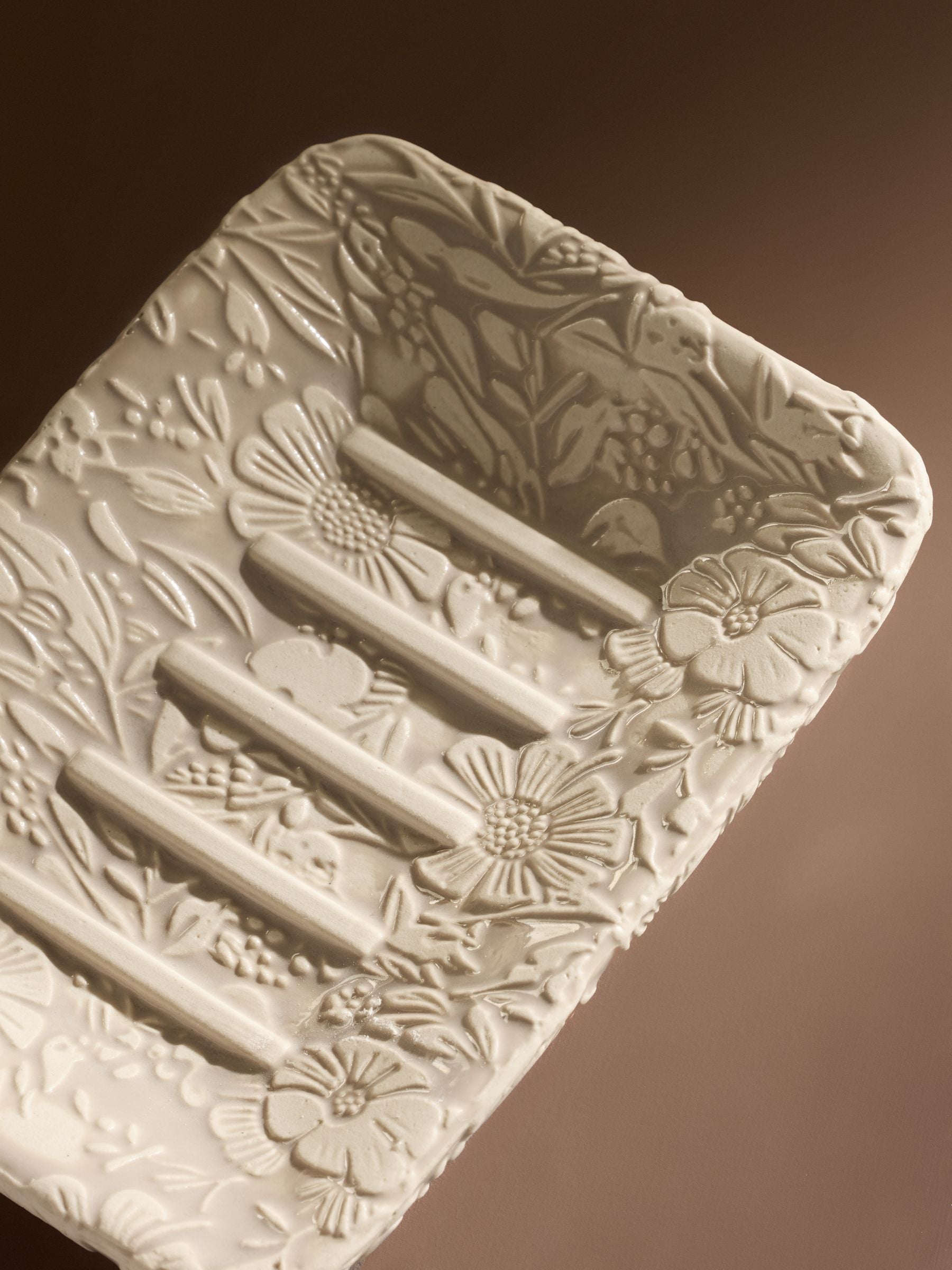 Natural Country floral soap dish, UK version