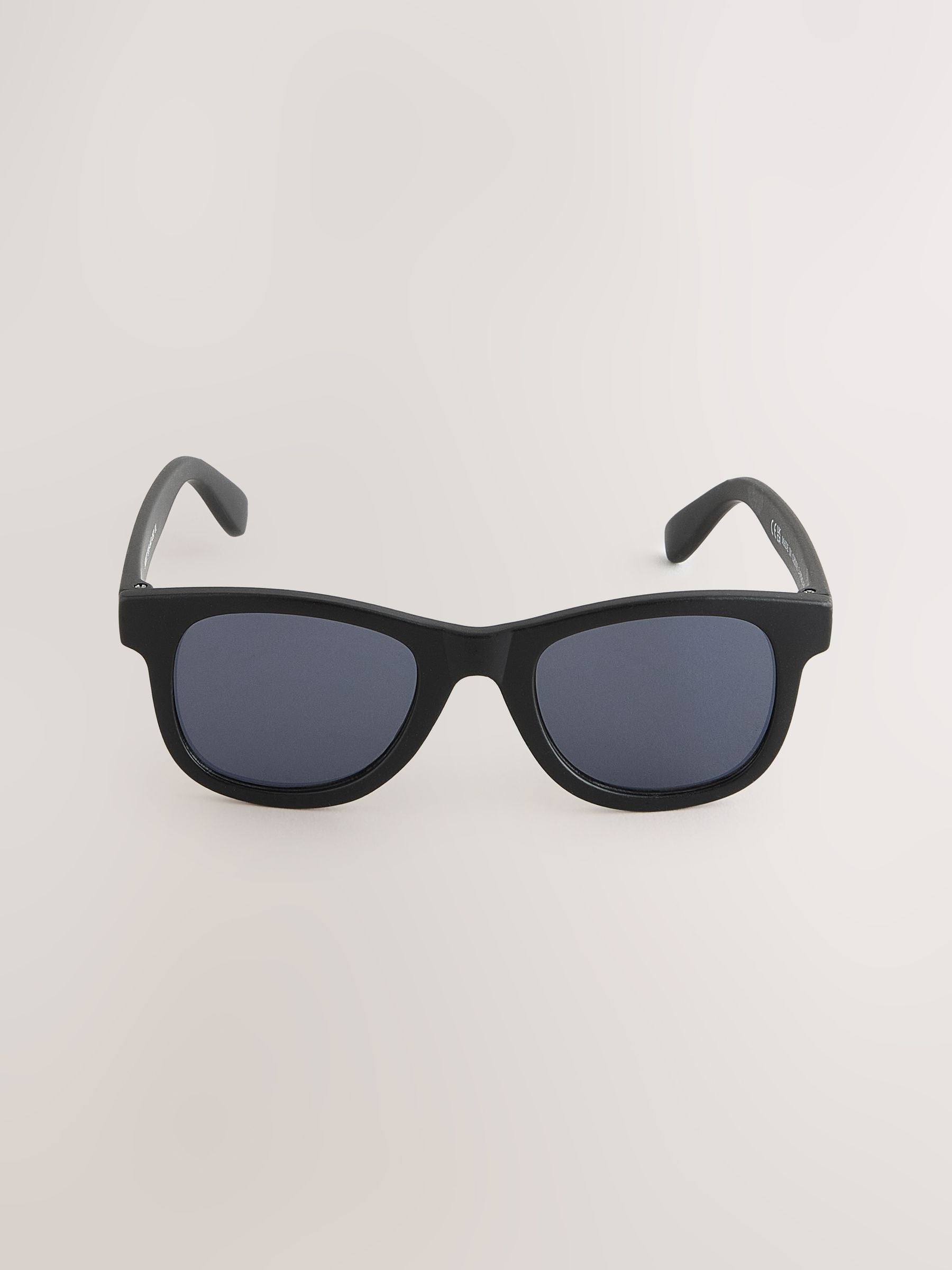 Classic Preppy black sunglasses, UK version