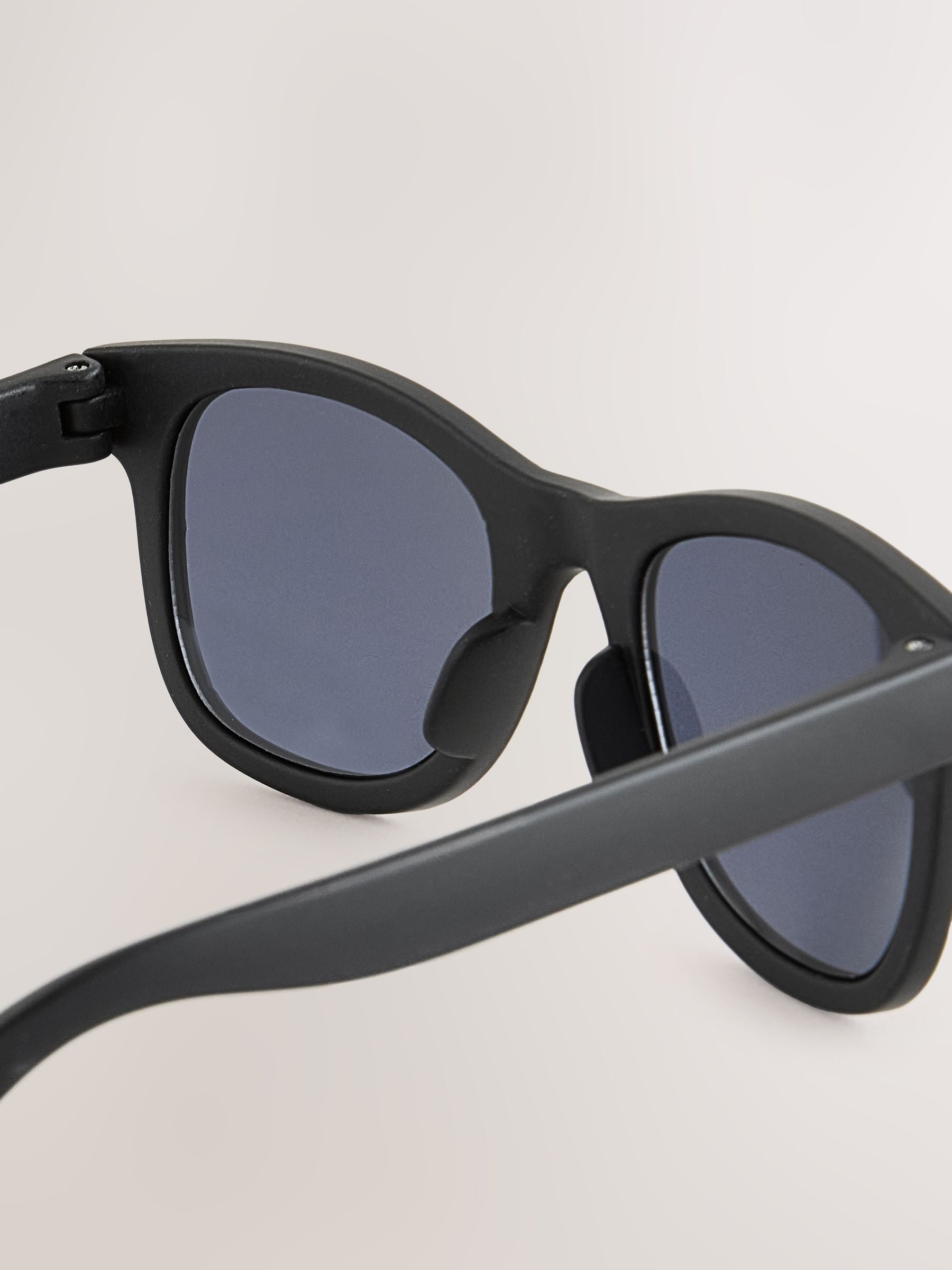 Classic Preppy black sunglasses, UK version