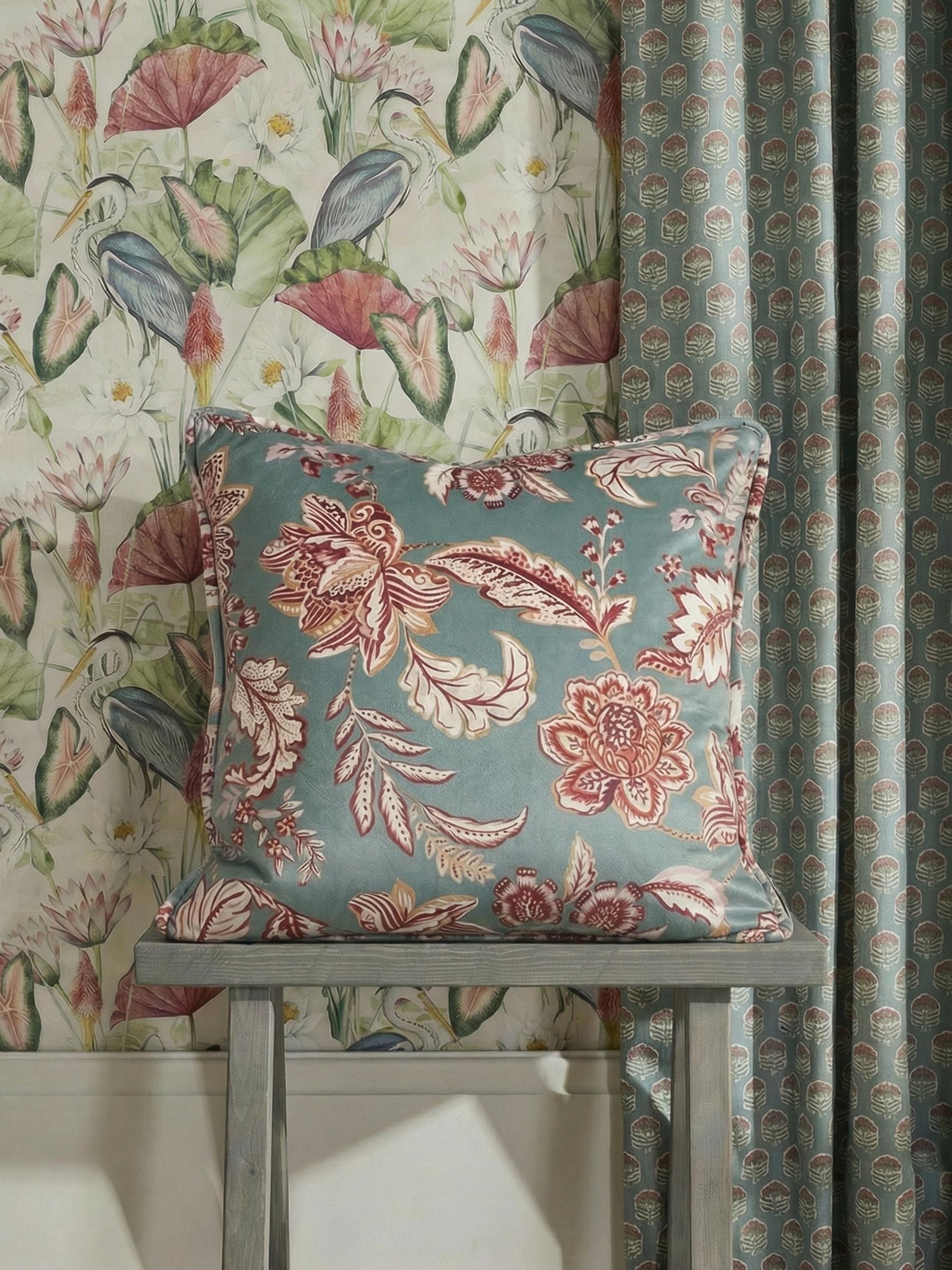 Esselle Home decorative cushion Natural Kashmir Jacobean 50x50cm, UK version