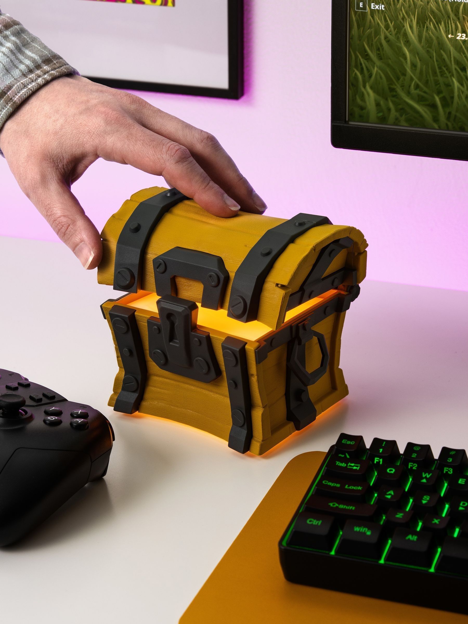 Fortnite Gold Chest Light 14.4cm - British product