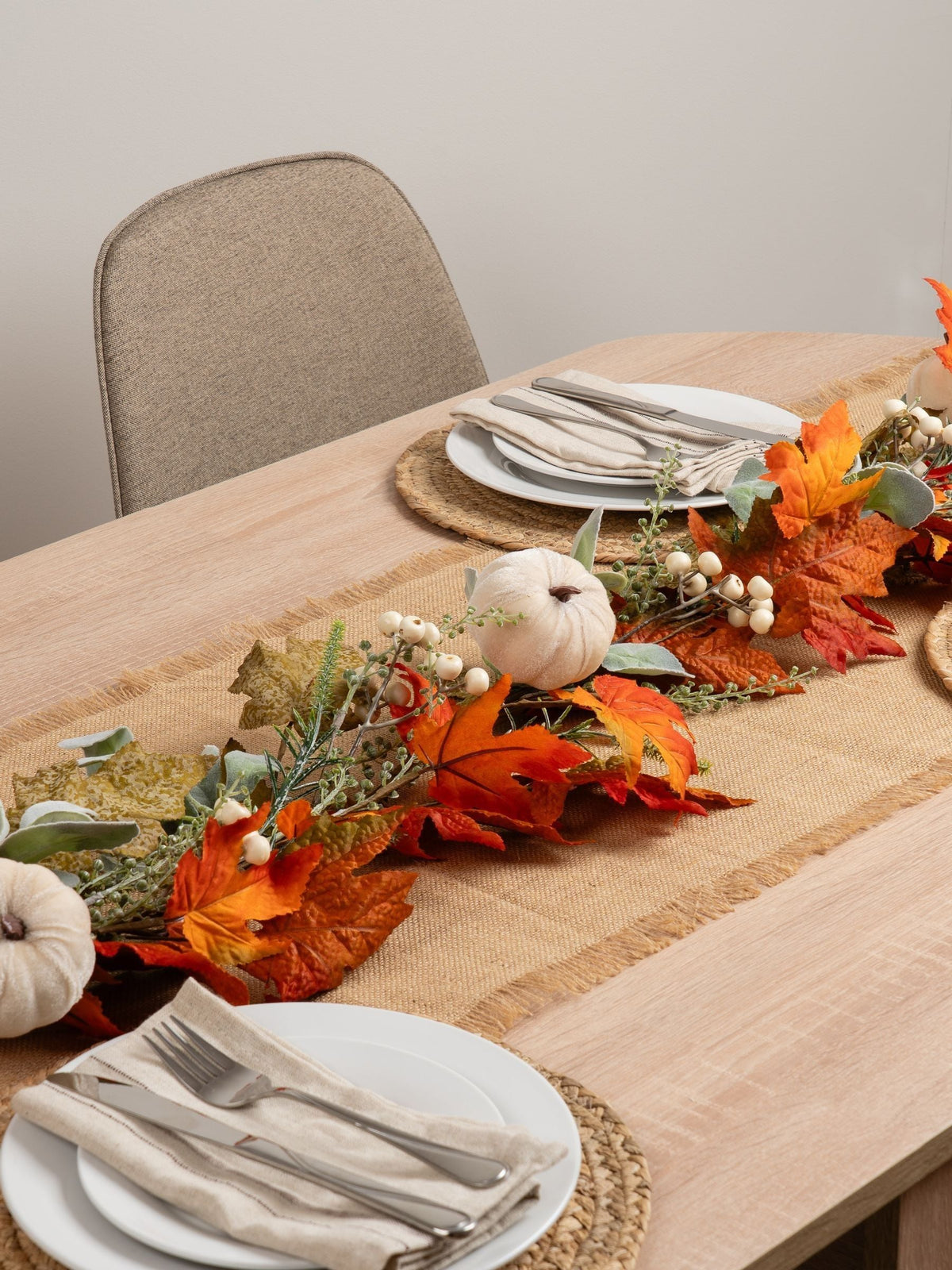 Scottish Everlastings orange artificial pumpkin garland 150cm, UK version