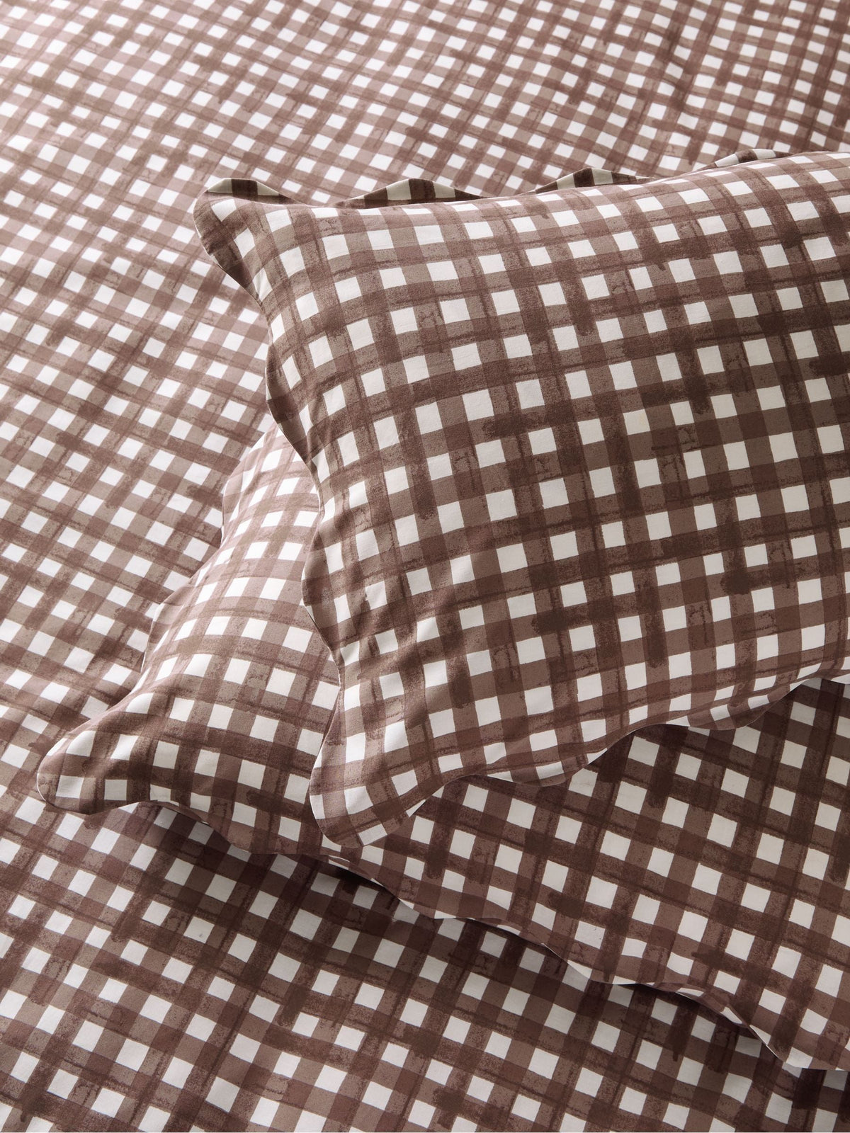 Furn gingham scalloped edge pillowcase pair, imported from the UK