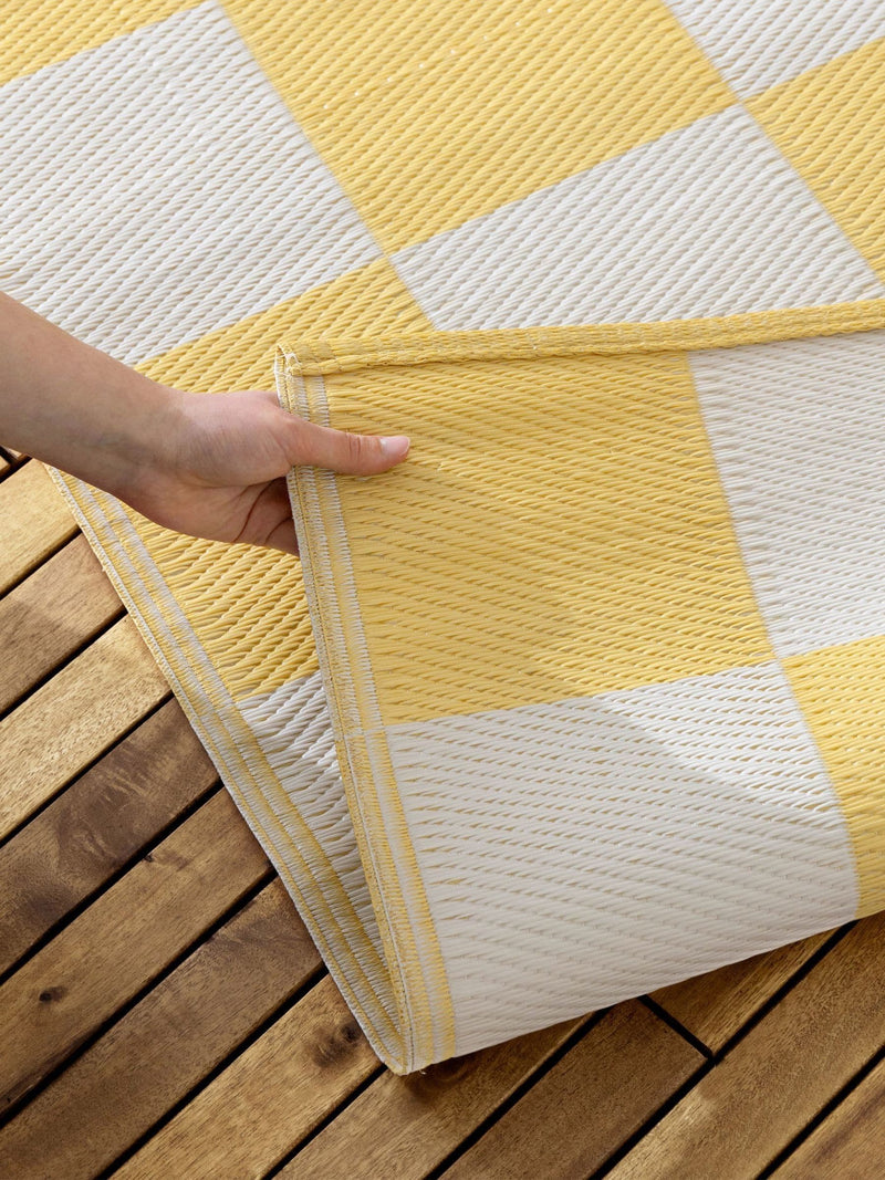 Furn outdoor rug yellow checkerboard 120x180cm (British brand)