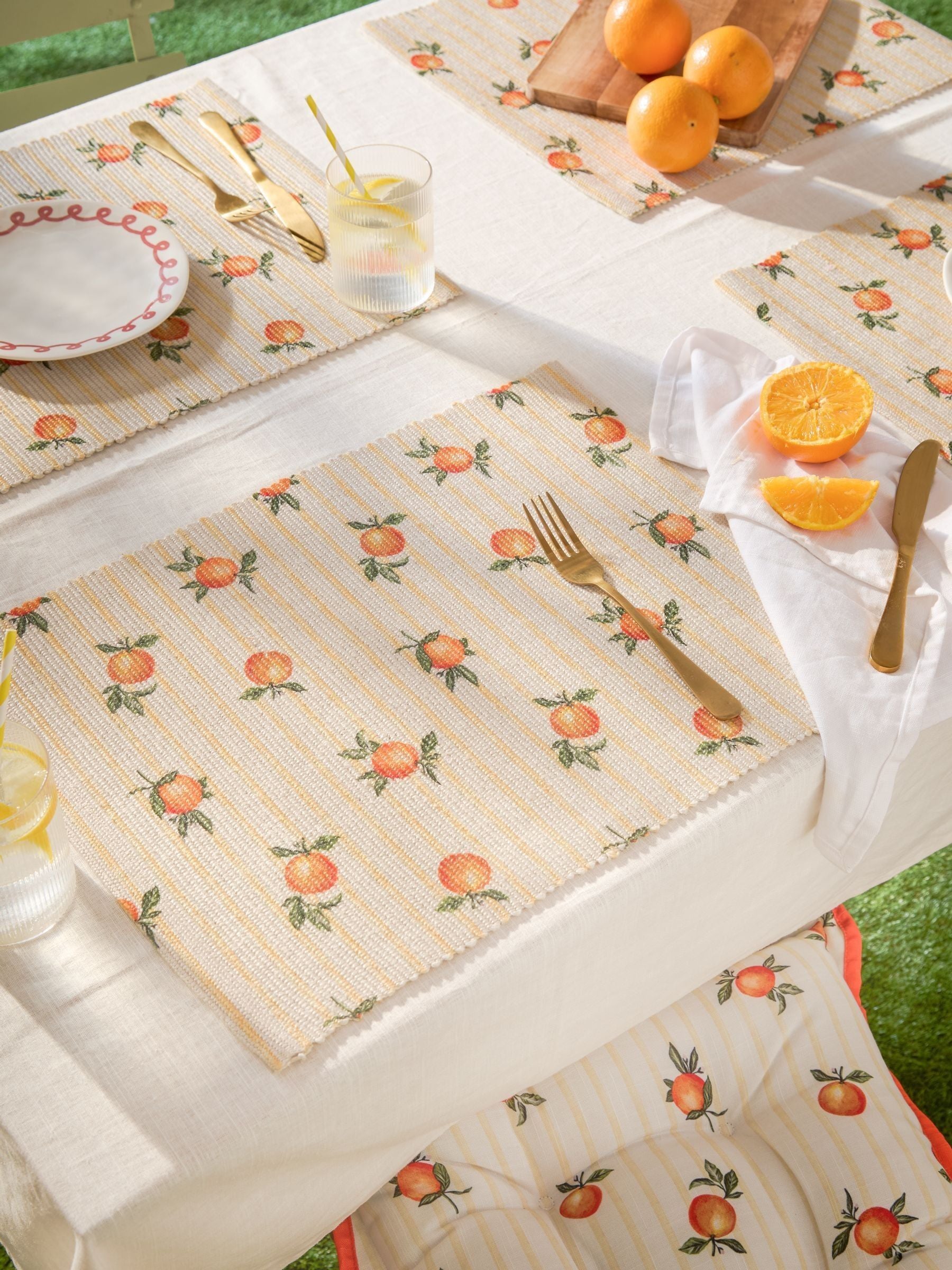 Furn set of 4 orange fruit placemats, imported from the UK