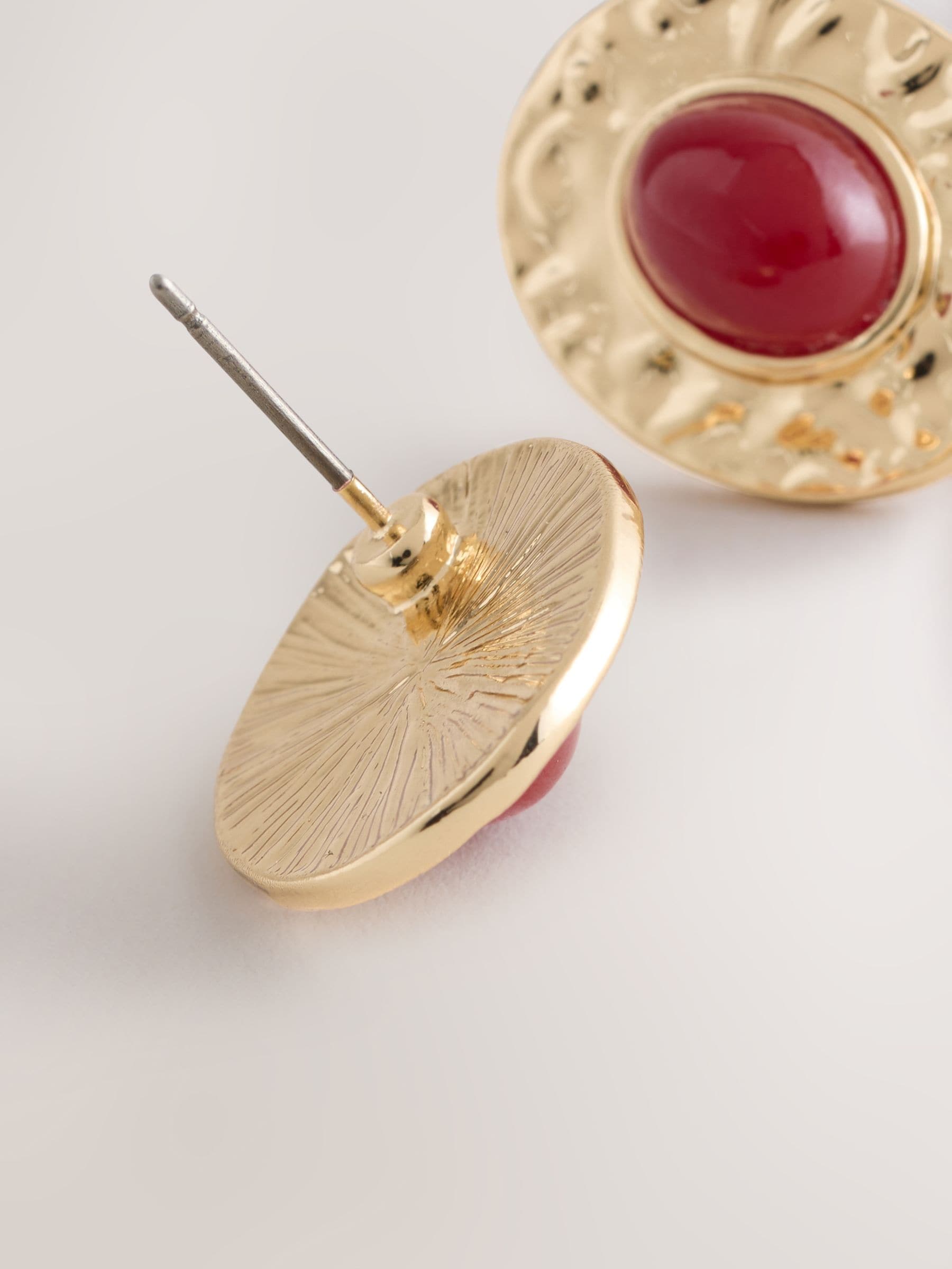 Gold tone red resin heritage oval stud earrings - British product