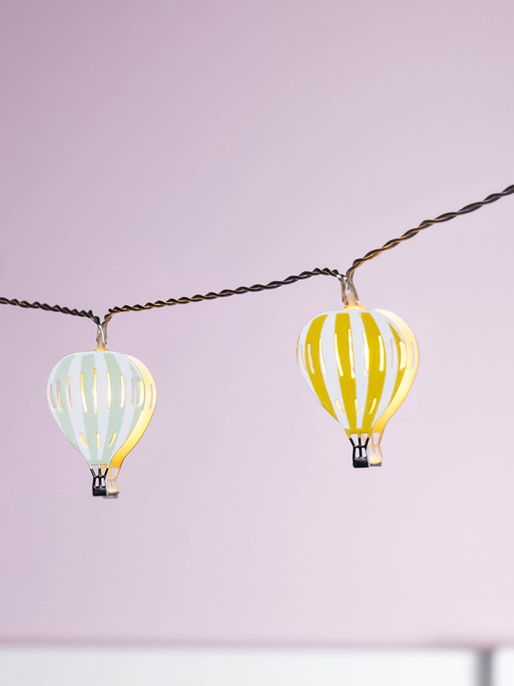 Lights4fun 12 hot air balloon fairy lights battery powered, UK version