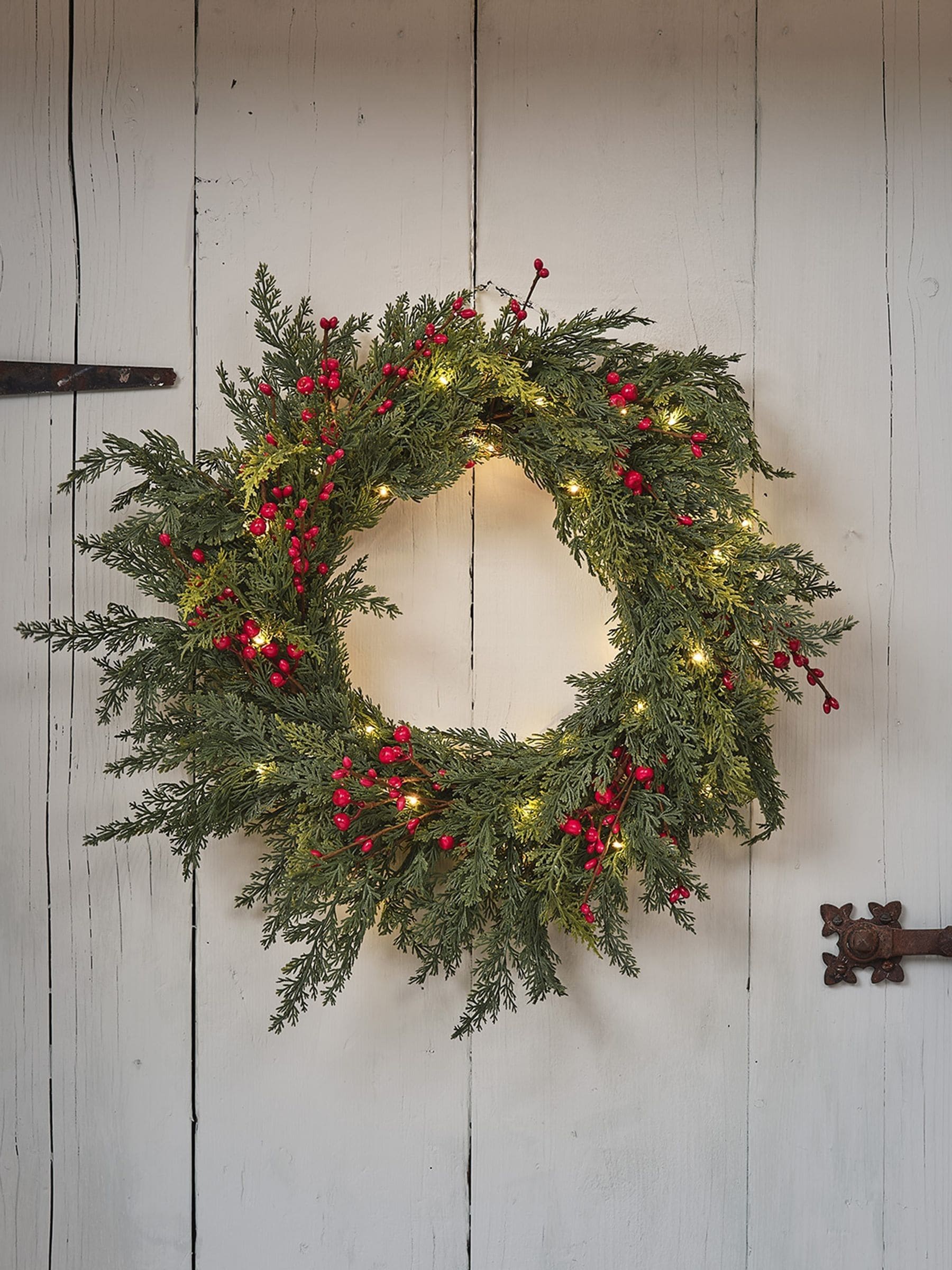 Lights4fun pre lit red berry Christmas wreath 45cm (British brand)