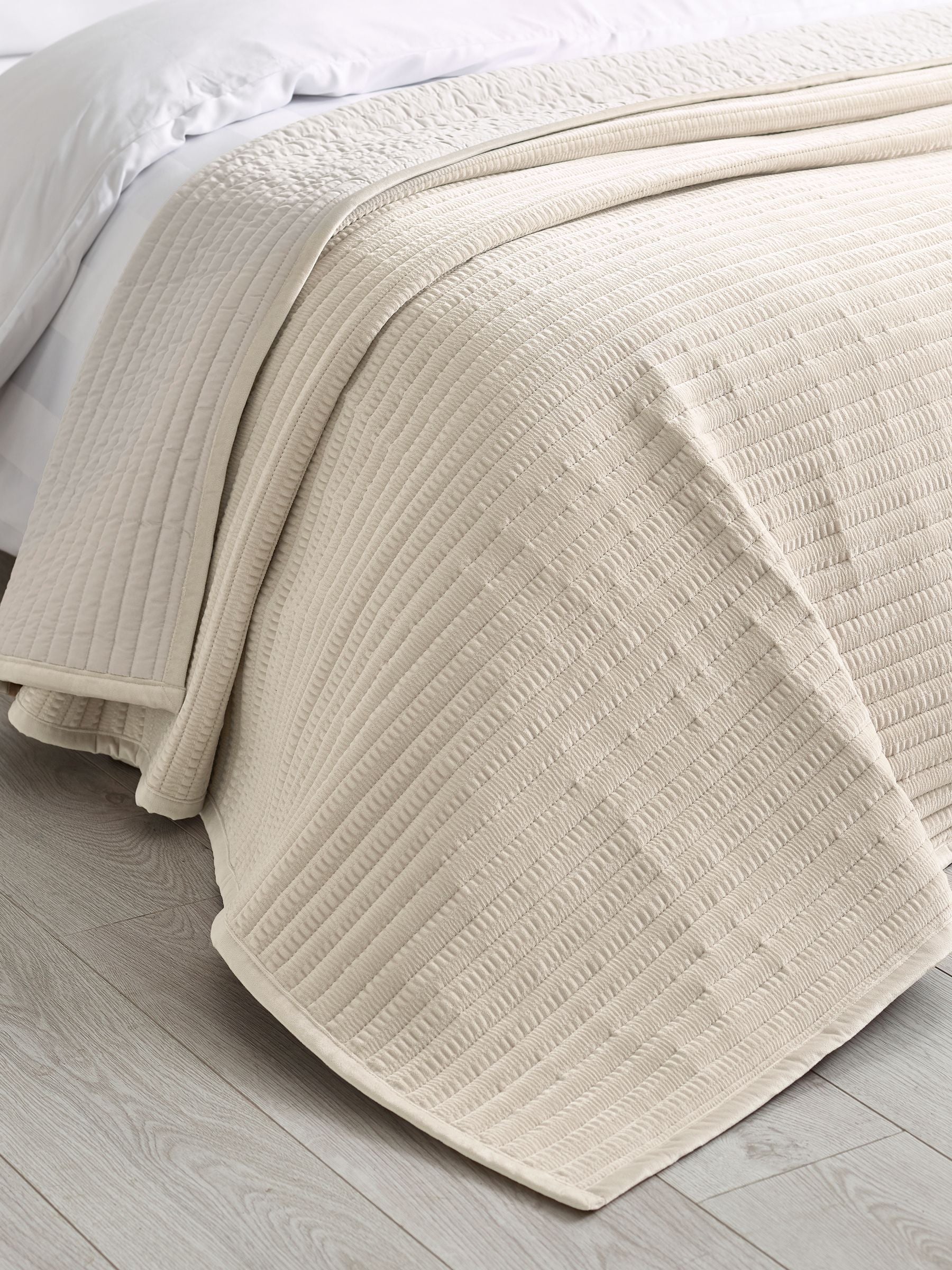 Catherine Lansfield Navy Blue Velvet Pinsonic Quilted Bedspread 240x260cm