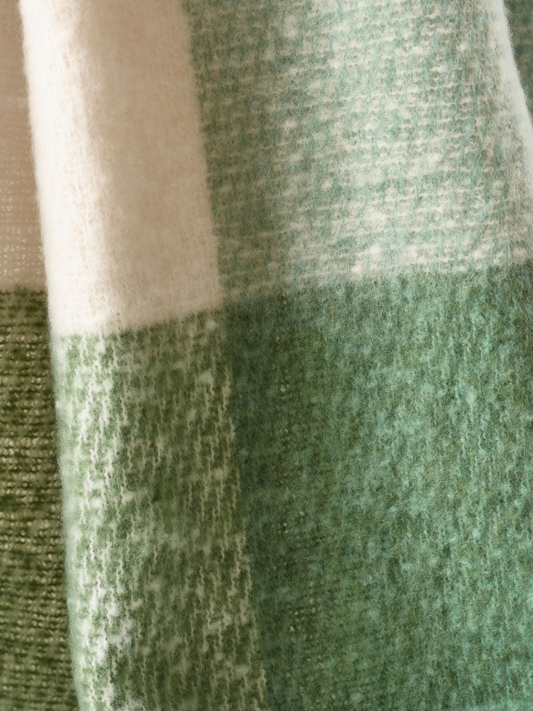 Catherine Lansfield green check throw 130x170cm, imported from the UK