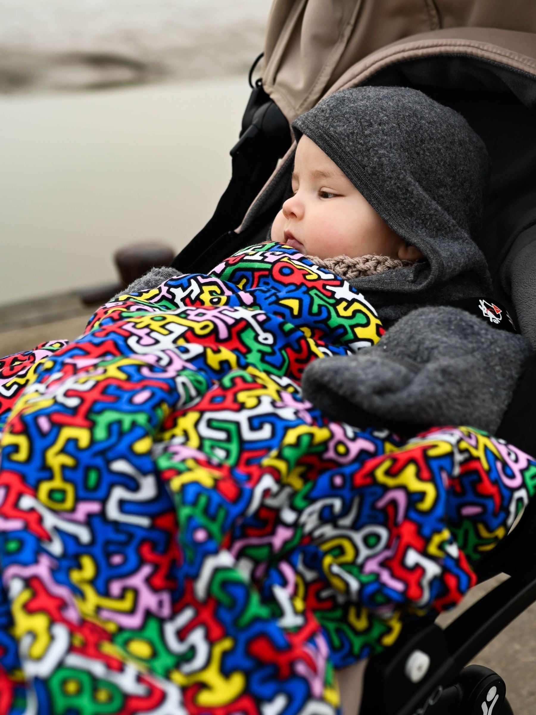 Etta Loves black and white sensory muslin blanket, UK version