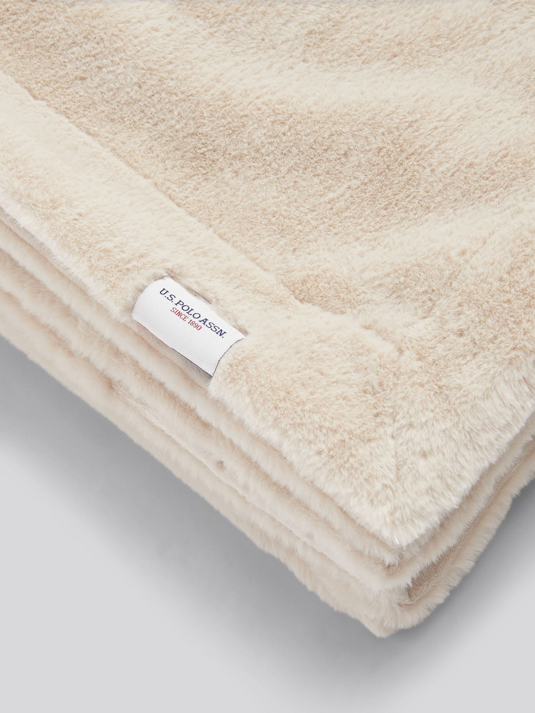 US Polo Assn Silver Birch fur-style throw 130x170cm (British brand)