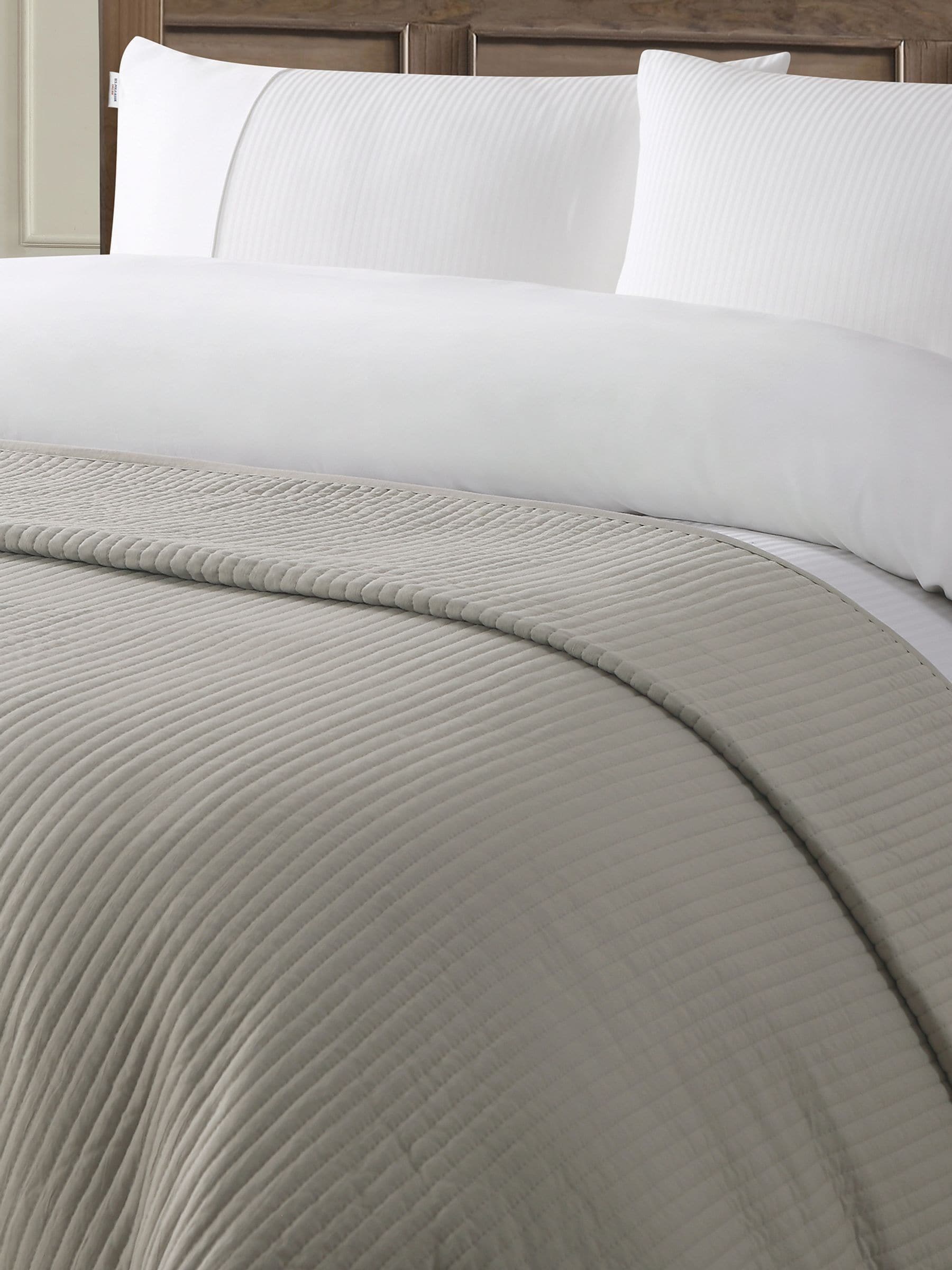 Us Polo Assn cream quilted bedspread 240x220cm (British brand)