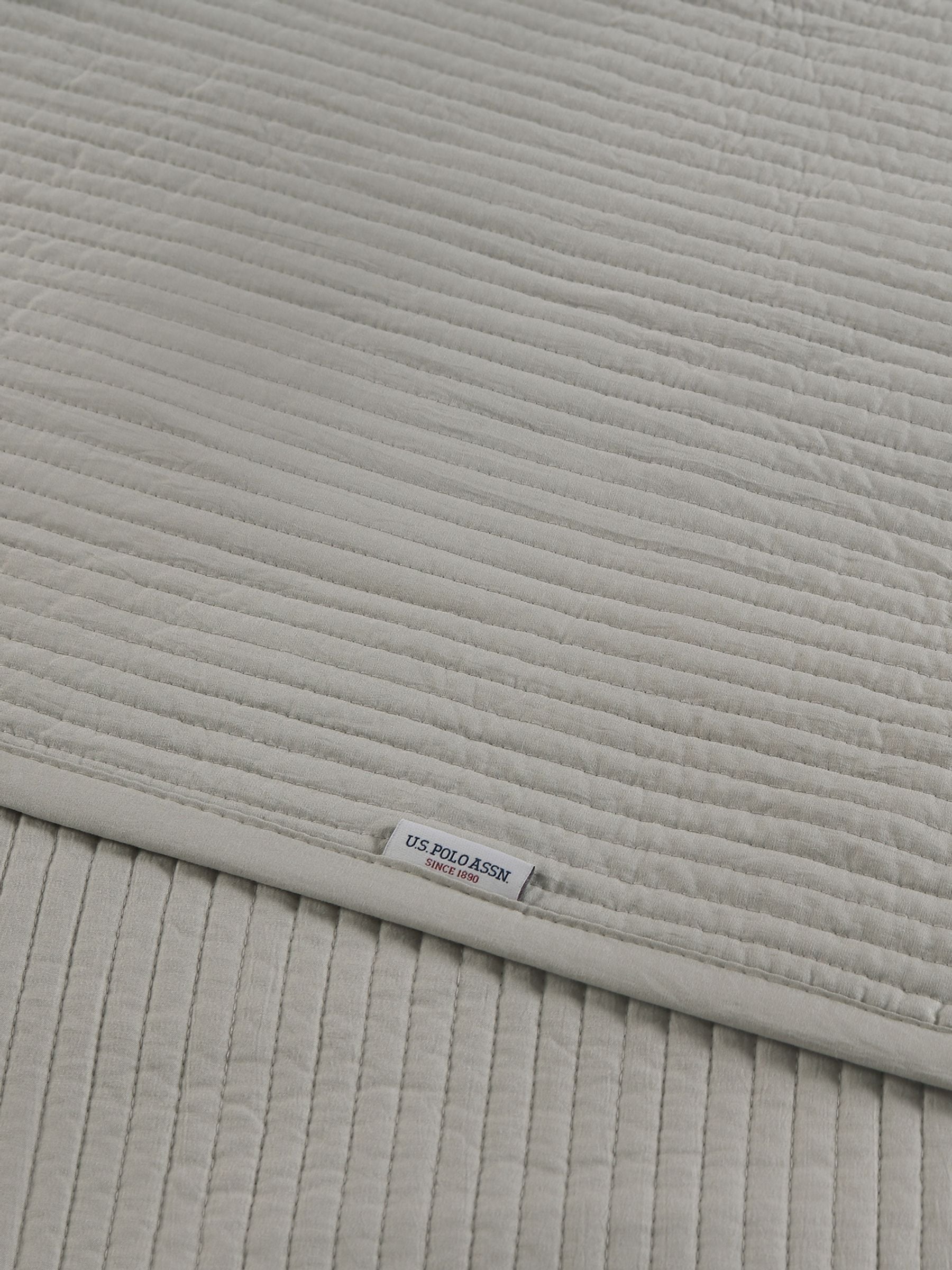 Us Polo Assn cream quilted bedspread 240x220cm (British brand)
