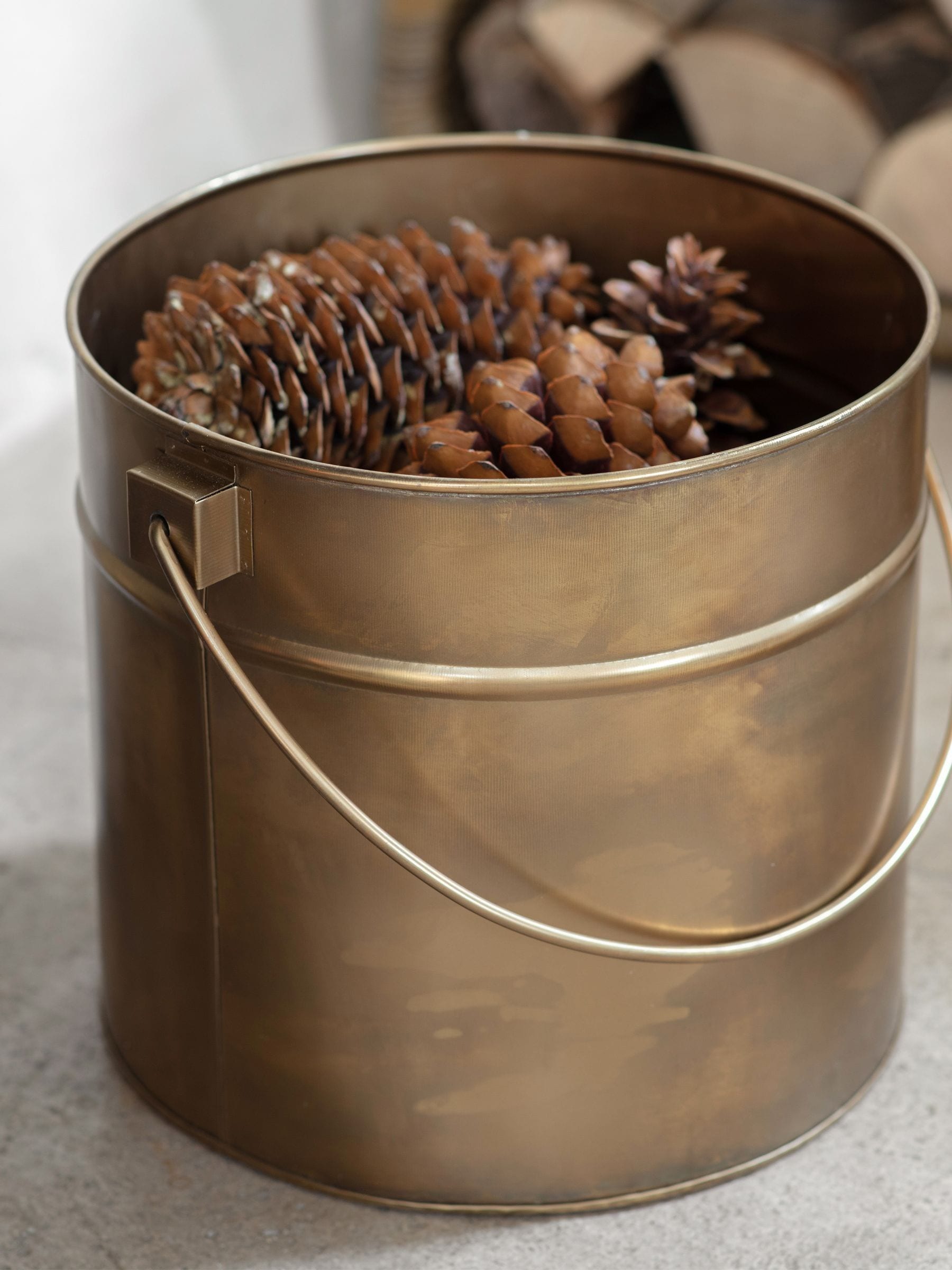 Nkuku Mosat antique brass iron fireside bucket - British product