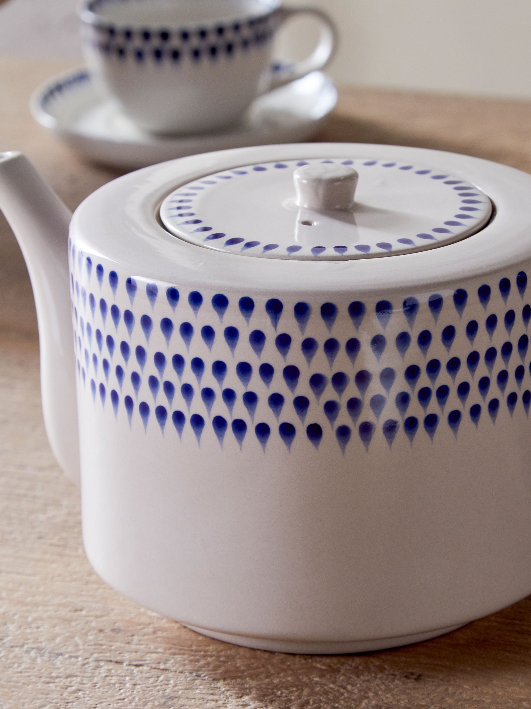 Nkuku Cream Indigo Drop 4 person teapot - British product