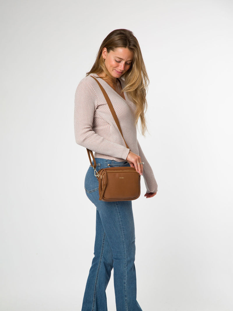 Pure Luxuries London Black Eris Leather Cross-Body Bag