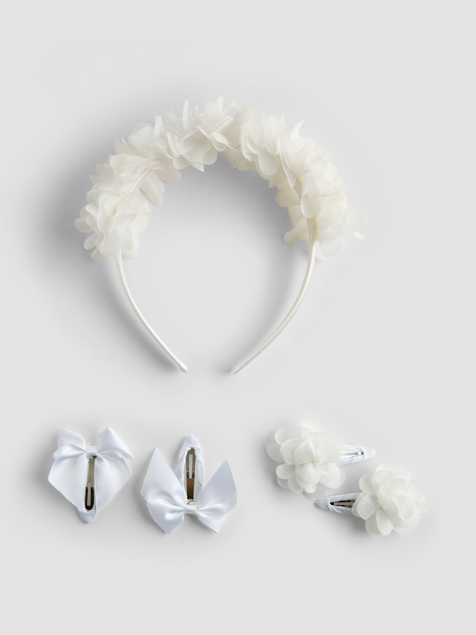 JoJo Maman Bébé pure white flower girl hair accessories set, imported from the UK