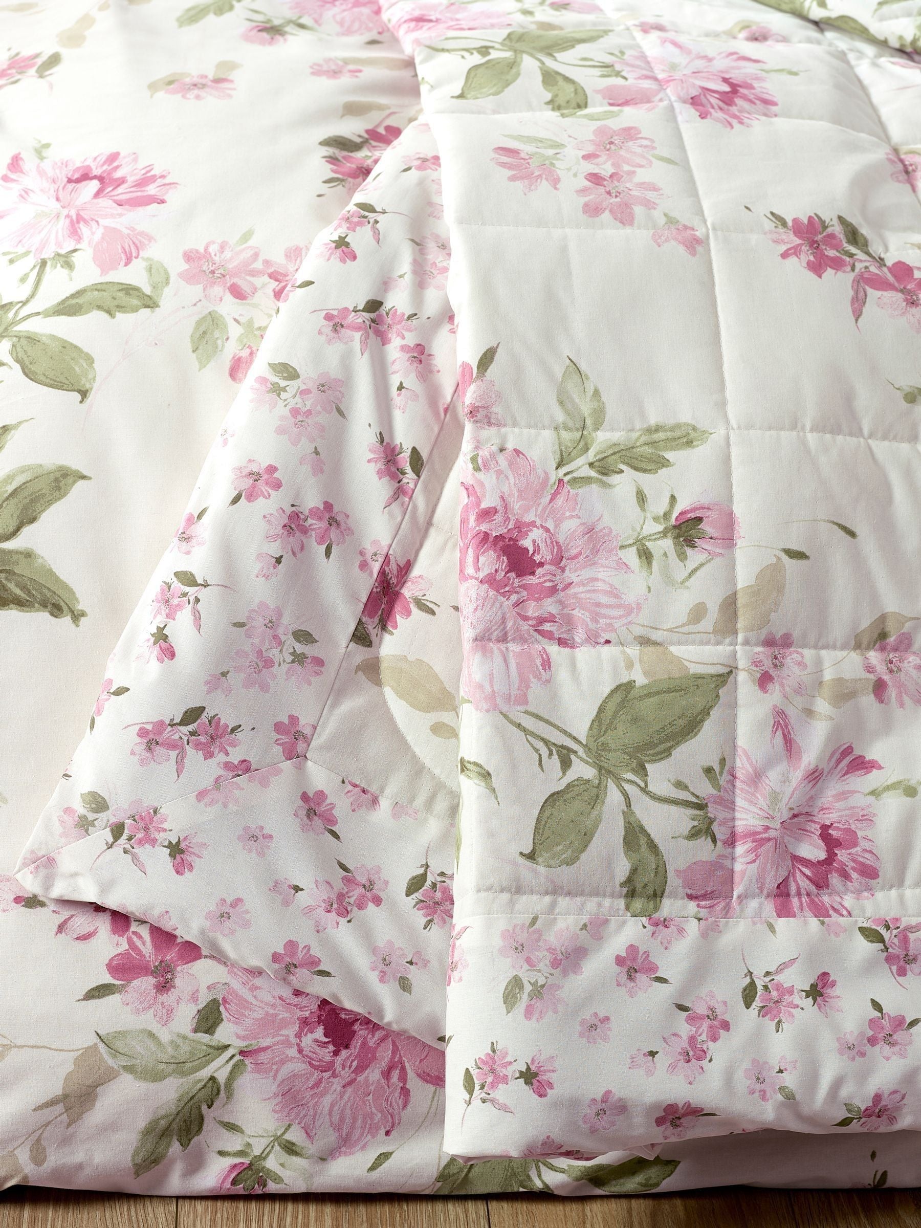 Catherine Lansfield Cream Avebury Floral quilted bedspread 220x230cm - British product