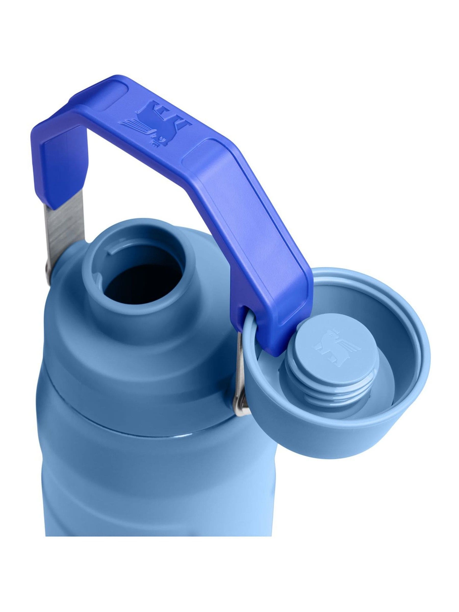 Stanley Blue Sky Quencher Tumbler 0.59L, imported from the UK