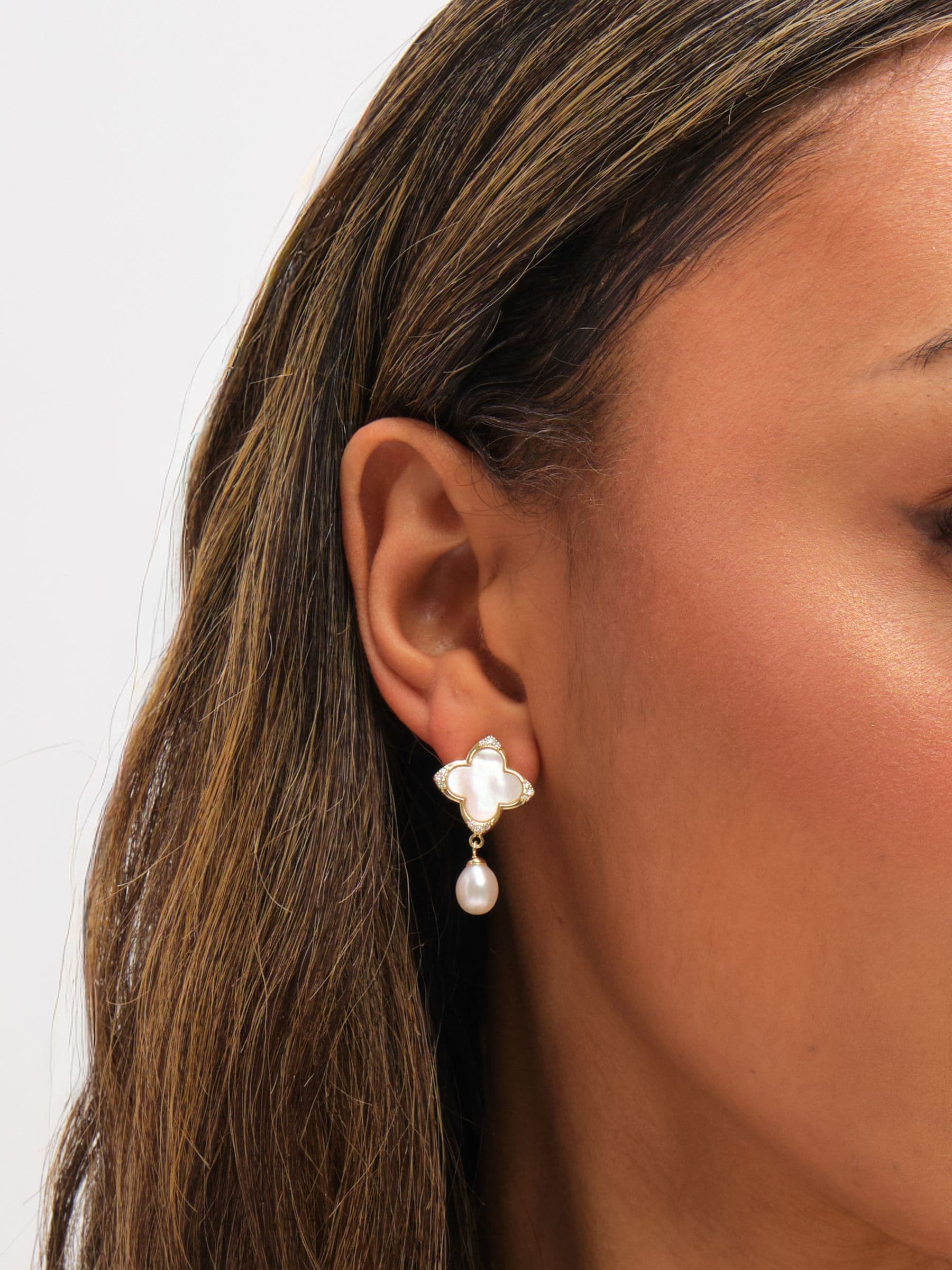Jon Richard gold tone mother of pearl clover earrings - British product
