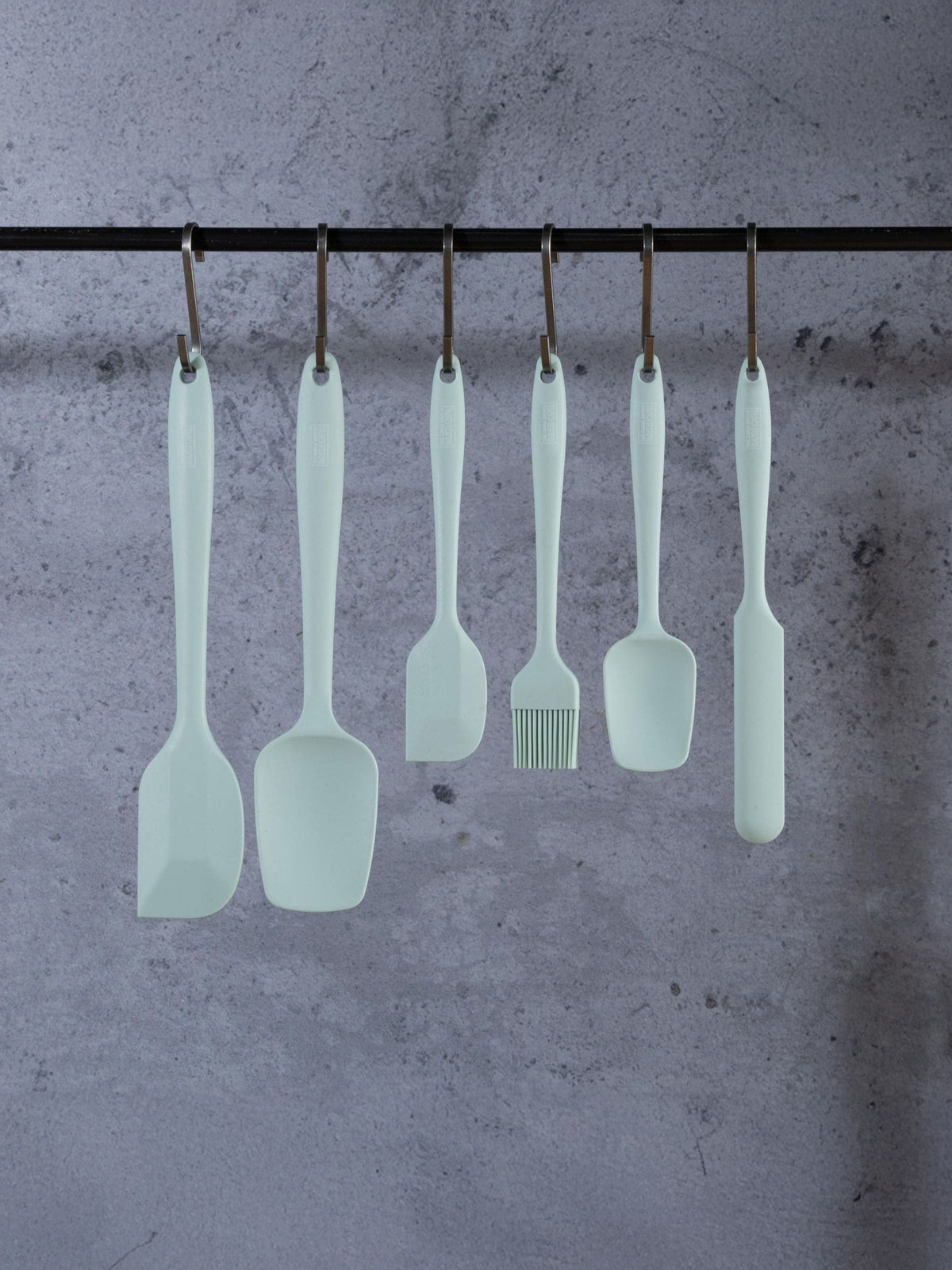 GBBO duck egg blue silicone utensil set 6-piece, imported from the UK