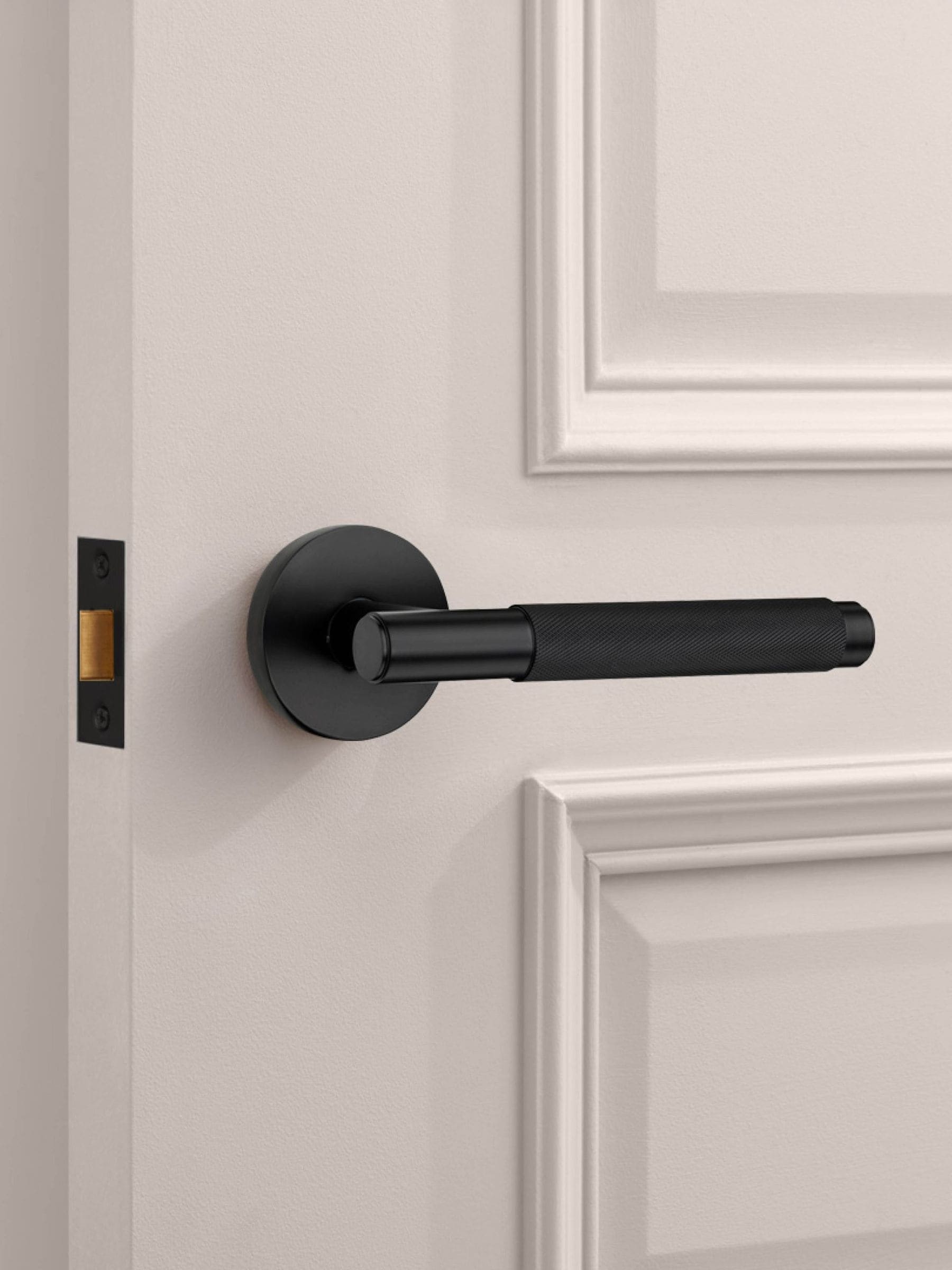 Pushka Home black knurled lever door handles set, UK version